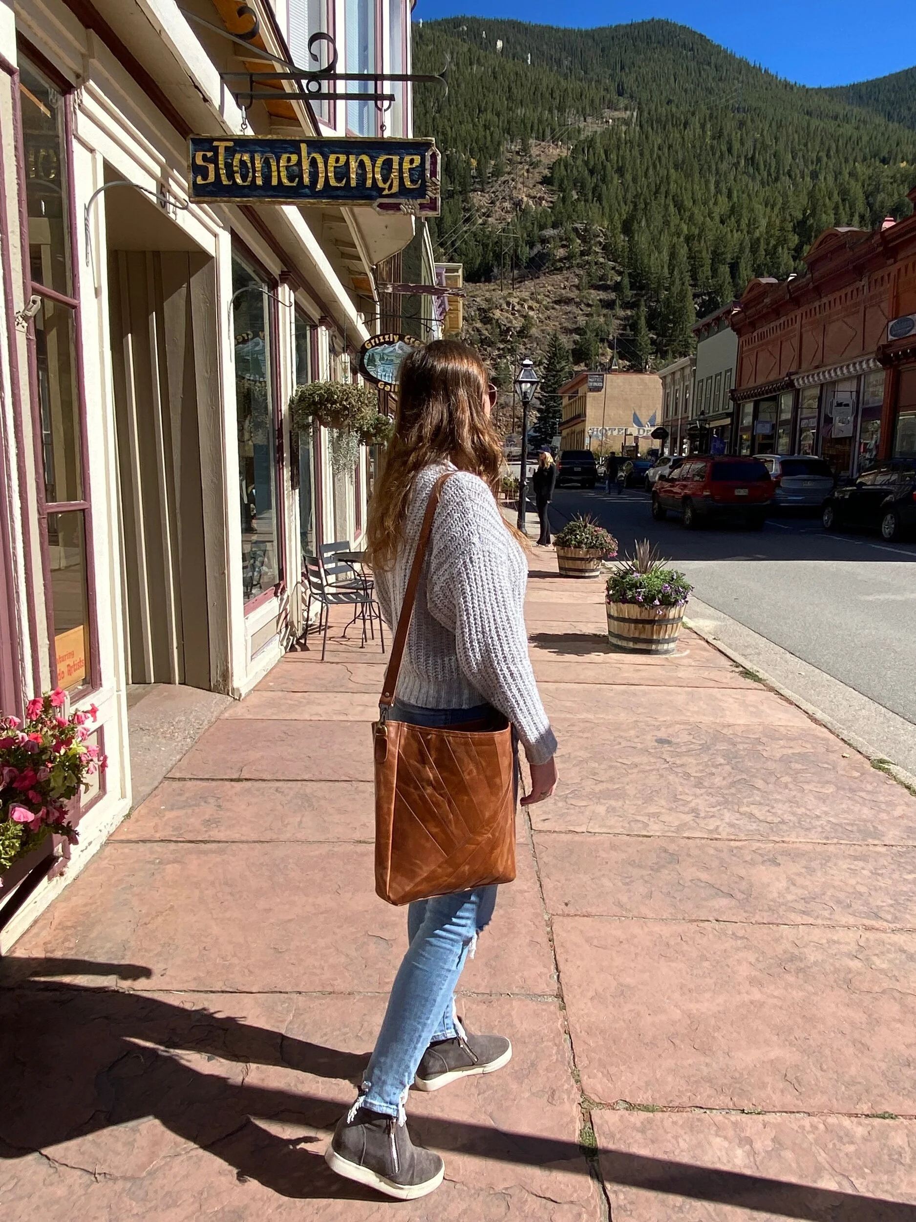 60005A82-CC75-4BD6-A10E-626057644A05