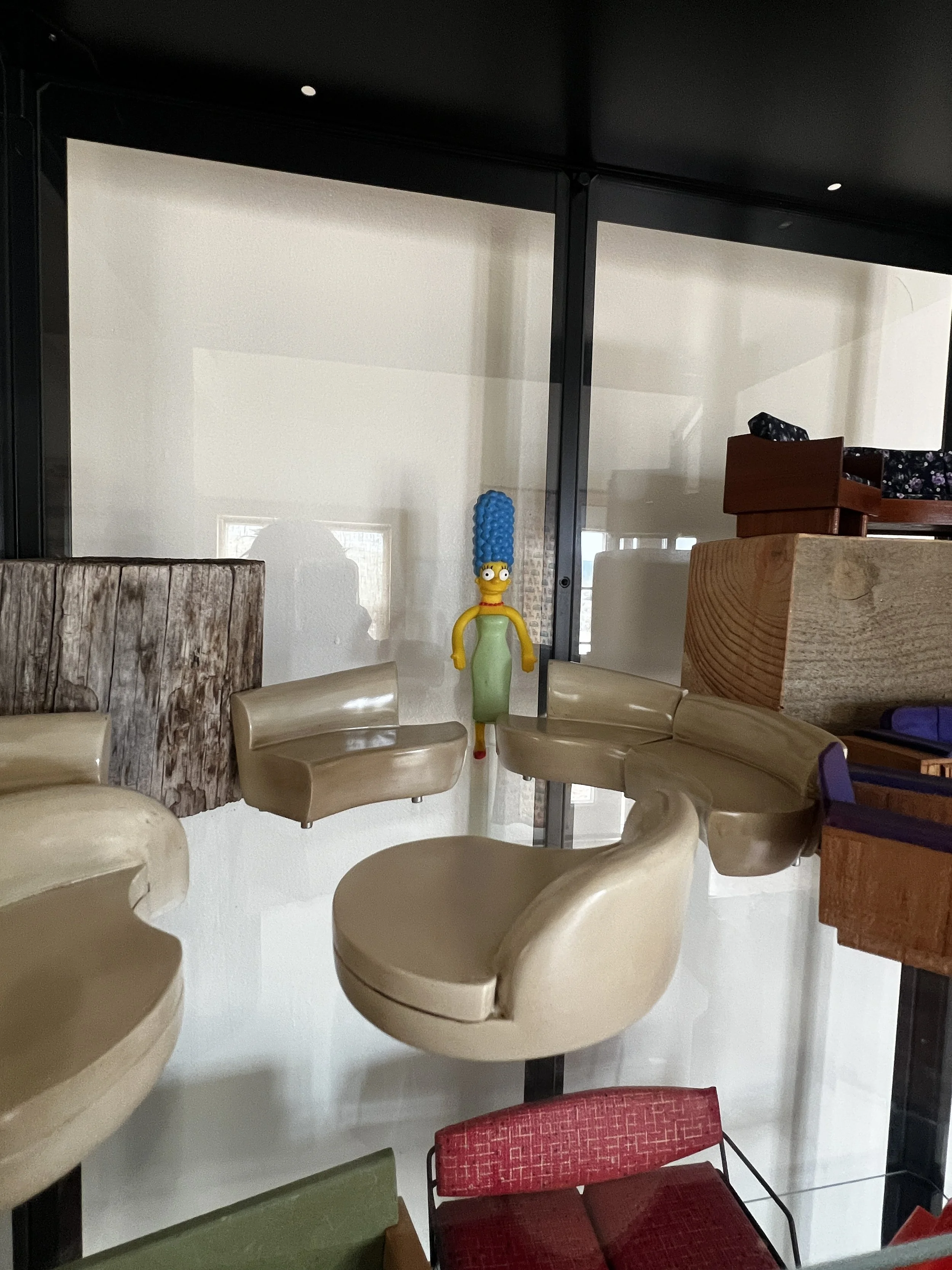 Tiny-Sofa-Museum_3.JPG