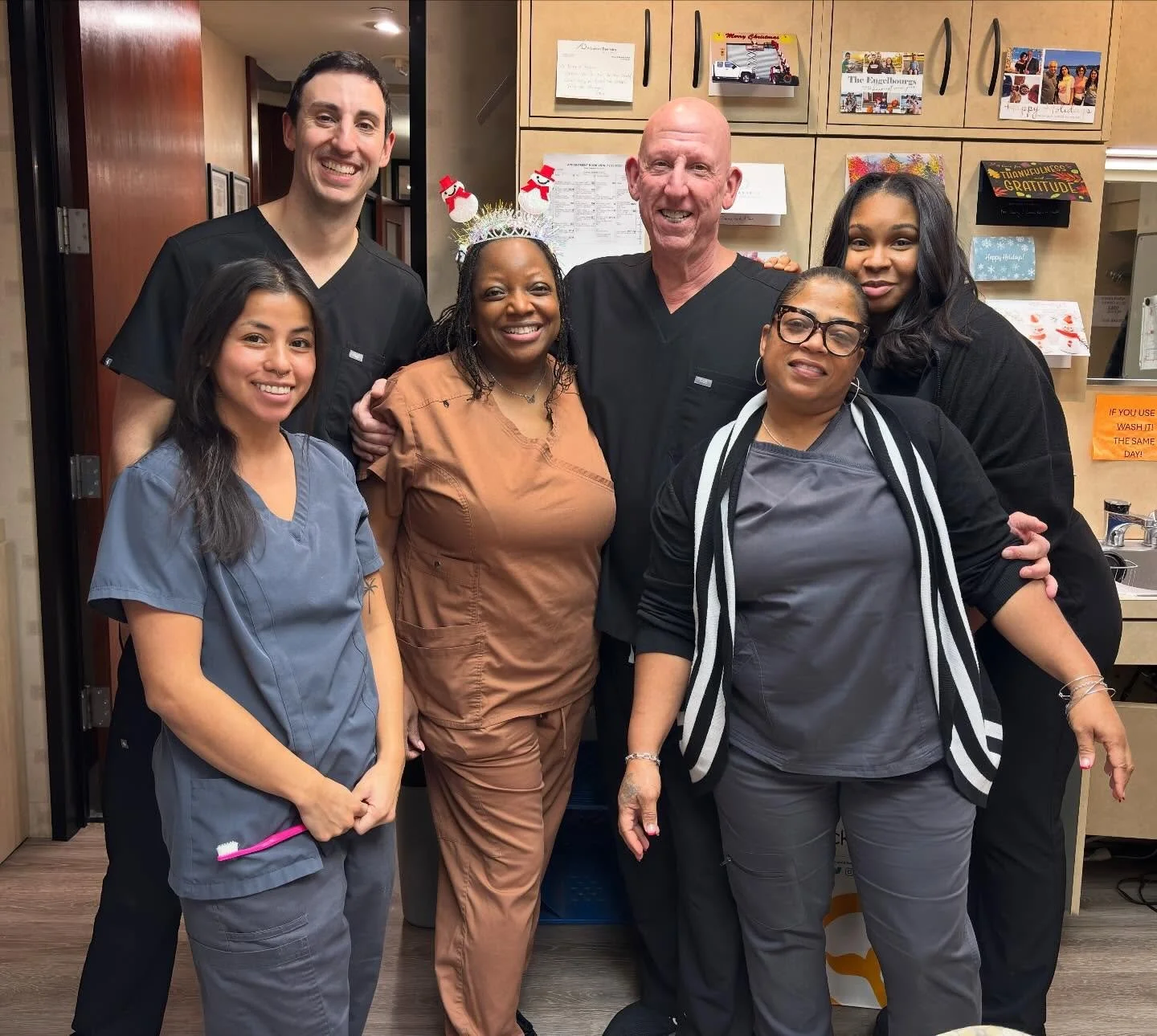 Last post of 2025 🤍
What a year it has been! So thankful for this amazing team and a great year at Progebin Prosthodontics. Happy holidays to everyone!