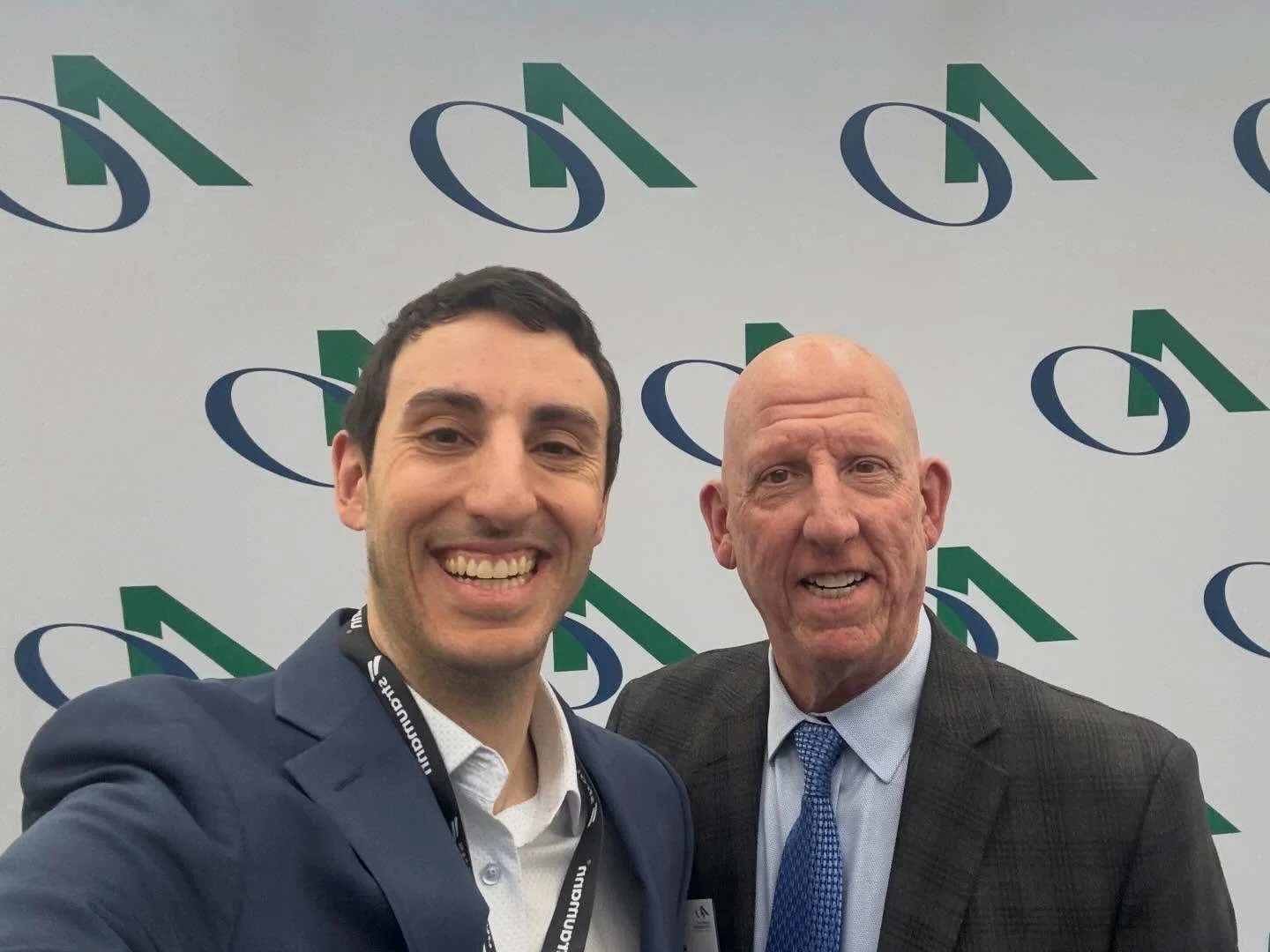 Team Progebin is having a blast at the Academy of Osseointegration meeting! ☕📚 

Plenty of coffee fueling Dr. Keith Progebin as they sit in the front row&mdash;Keith with pen and paper in hand, taking notes the classic way. Meanwhile, Dr. Jamie Prog