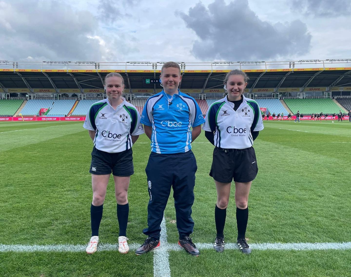 The Surrey Quin finals week at the Stoop started today! U15 Boys final team of 3 today - 
Ref: Morgan Softley
AR1: Elsa Willemsen 
AR2: Annie Hopper

London SW region have been leading the way with recruiting and nurturing of Youth Match Officials. T