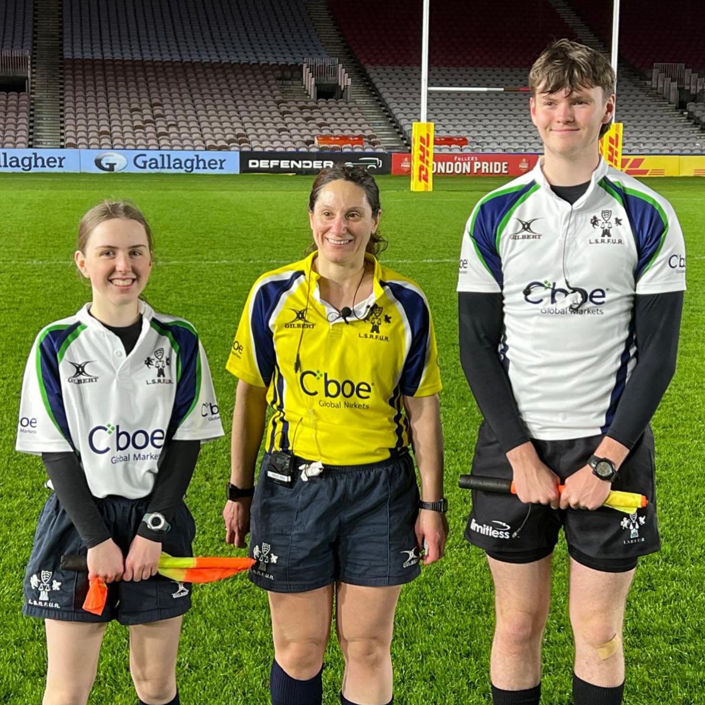 Last day of the Surrey Quins Finals - Team of 3

U18 Girls Finals
REF: Andi Ttofa 
AR1: Molly Williams
AR2: Edward Reed

What a brilliant week of rugby at The Stoop - Congratulations to all referees and teams involved! 

#thatsawrap #femalereferee #w