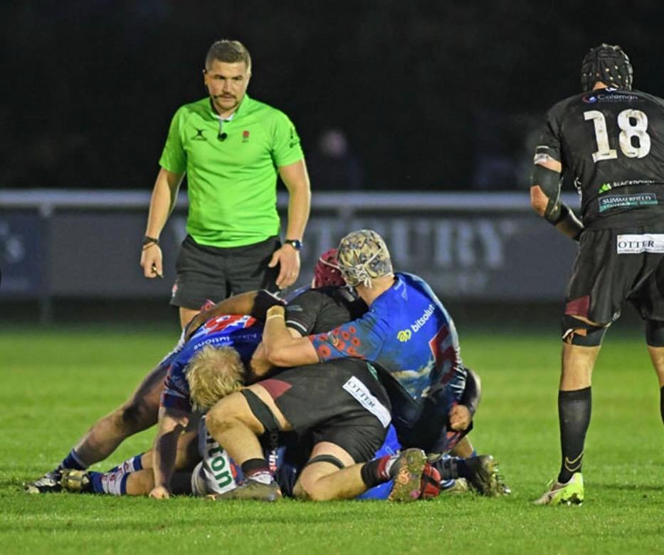 The penultimate round of @champrugby included a first L2 appointment in the middle for London&rsquo;s own @mikelamb9393 at Ampthill vs Cambridge in a 97 point thriller!

Congrats Mike, well earned!

#londonrefs #londonrugby #rugbyreferee #rugbyref