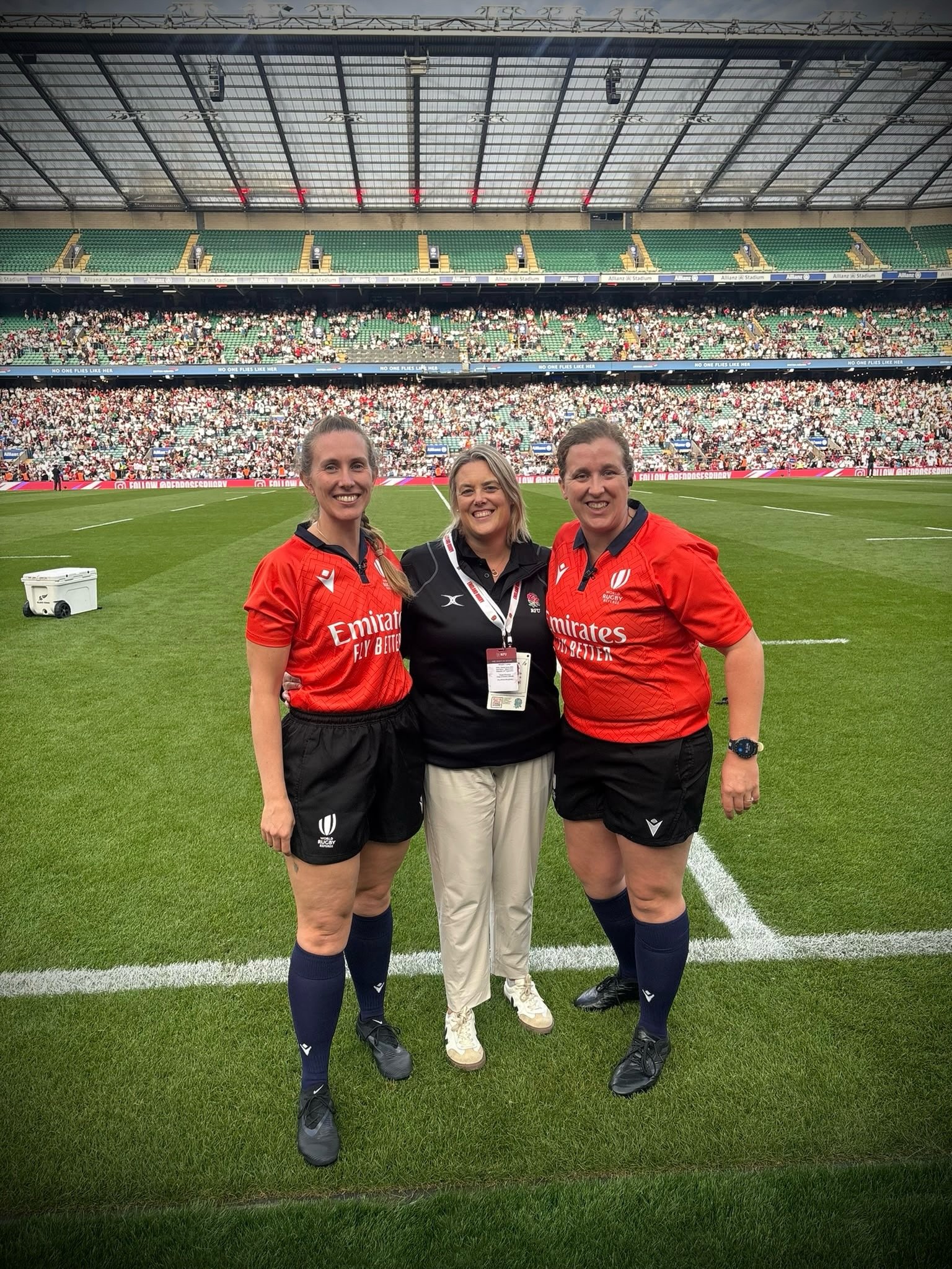 A brilliant day at HQ! 🌹🏉

Congratulations to London Society members Katie Gent (SE region) / Lucy Smith (W region) and Niamh Hennessey who were appointed as #4 and #5 + timekeeper, respectively for Red Roses v Black Ferns last weekend.

A fantasti