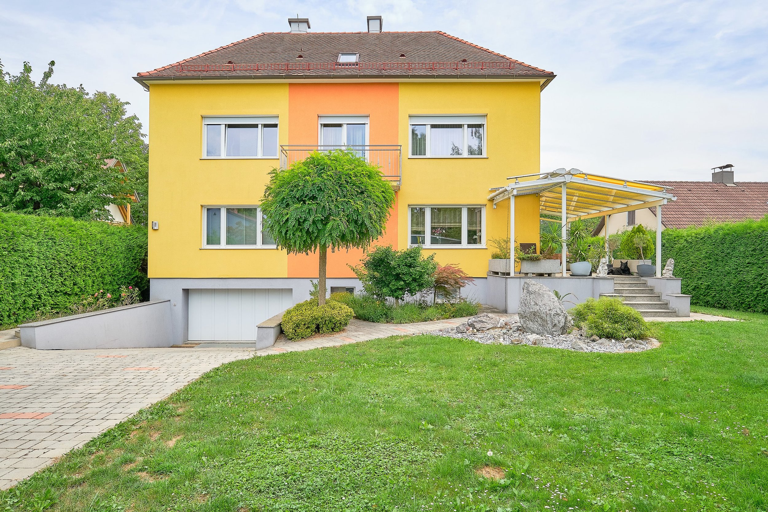 Foto + Video: Wohnhaus ins Fürstenfeld