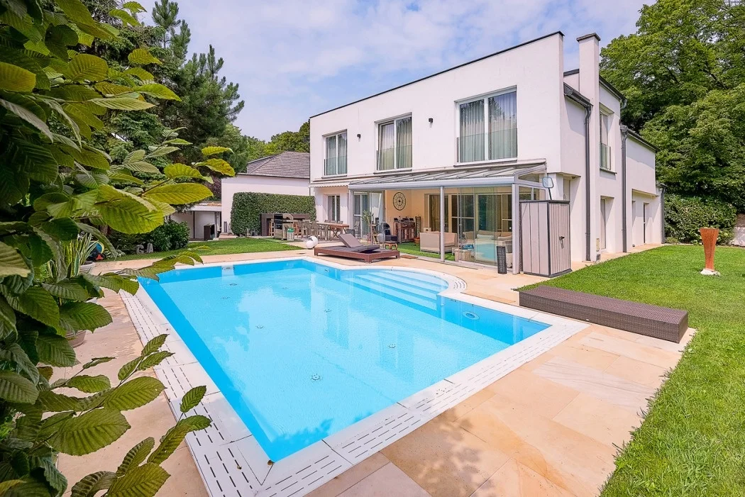 Foto + Video: Villa in der Hinterbrühl