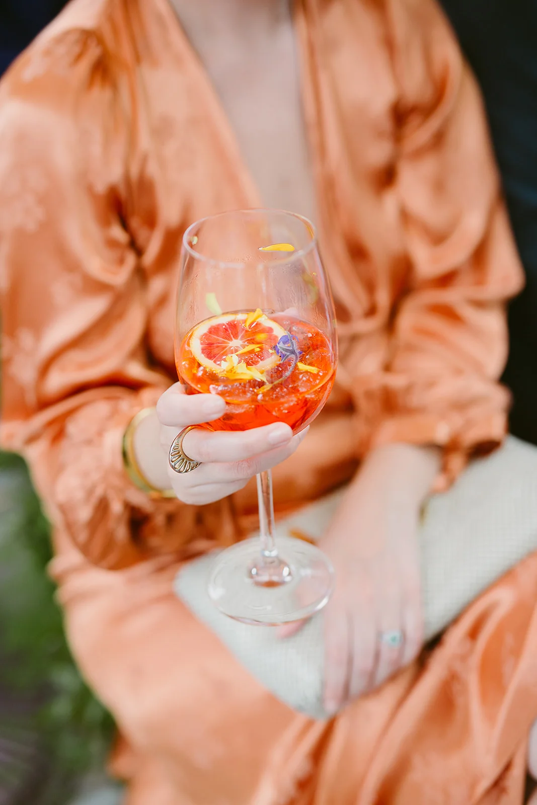 custom wedding cocktails, bold wedding decor, Palm Springs wedding || Orange Blossom Special Events