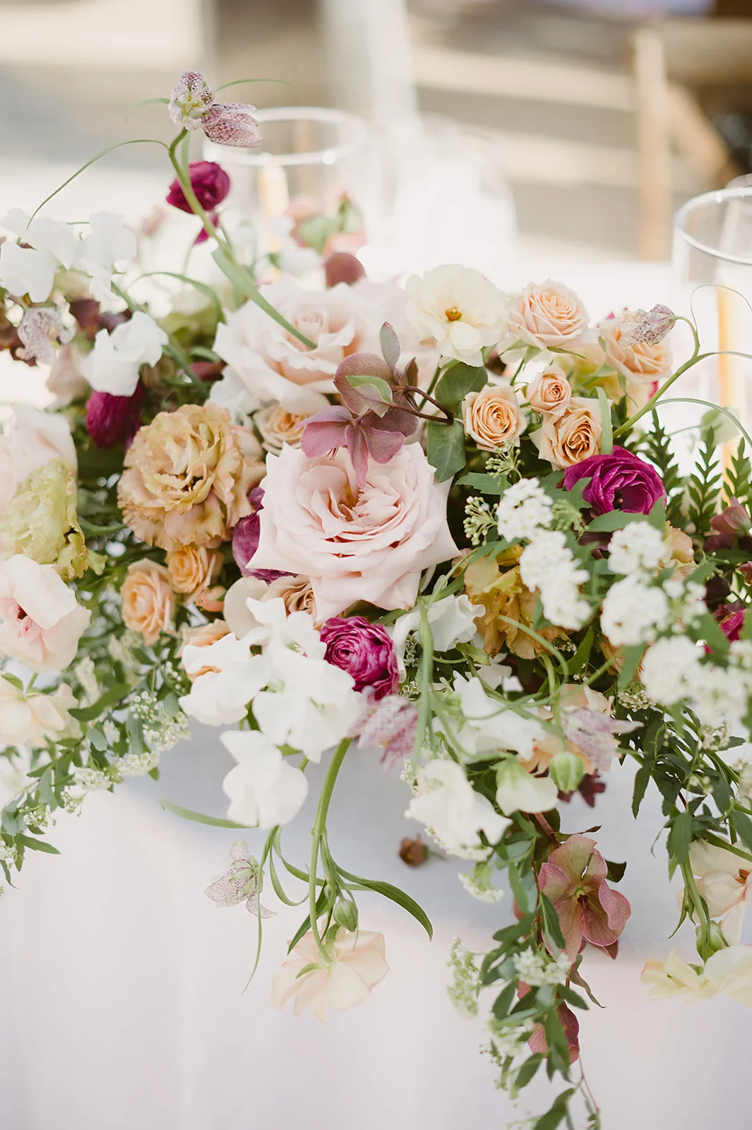 pink wedding bouquet, rose wedding centerpiece, sweetheart table bouquet, Palm Springs wedding || Orange Blossom Special Events