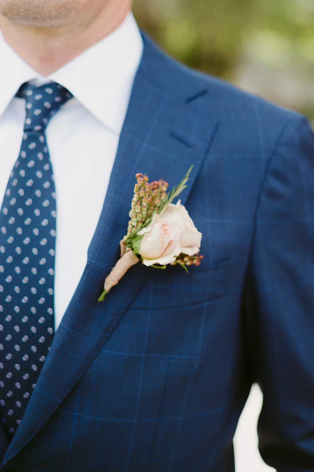 Grooms tux, navy blue grooms suit, Palm Springs wedding || Orange Blossom Special Events