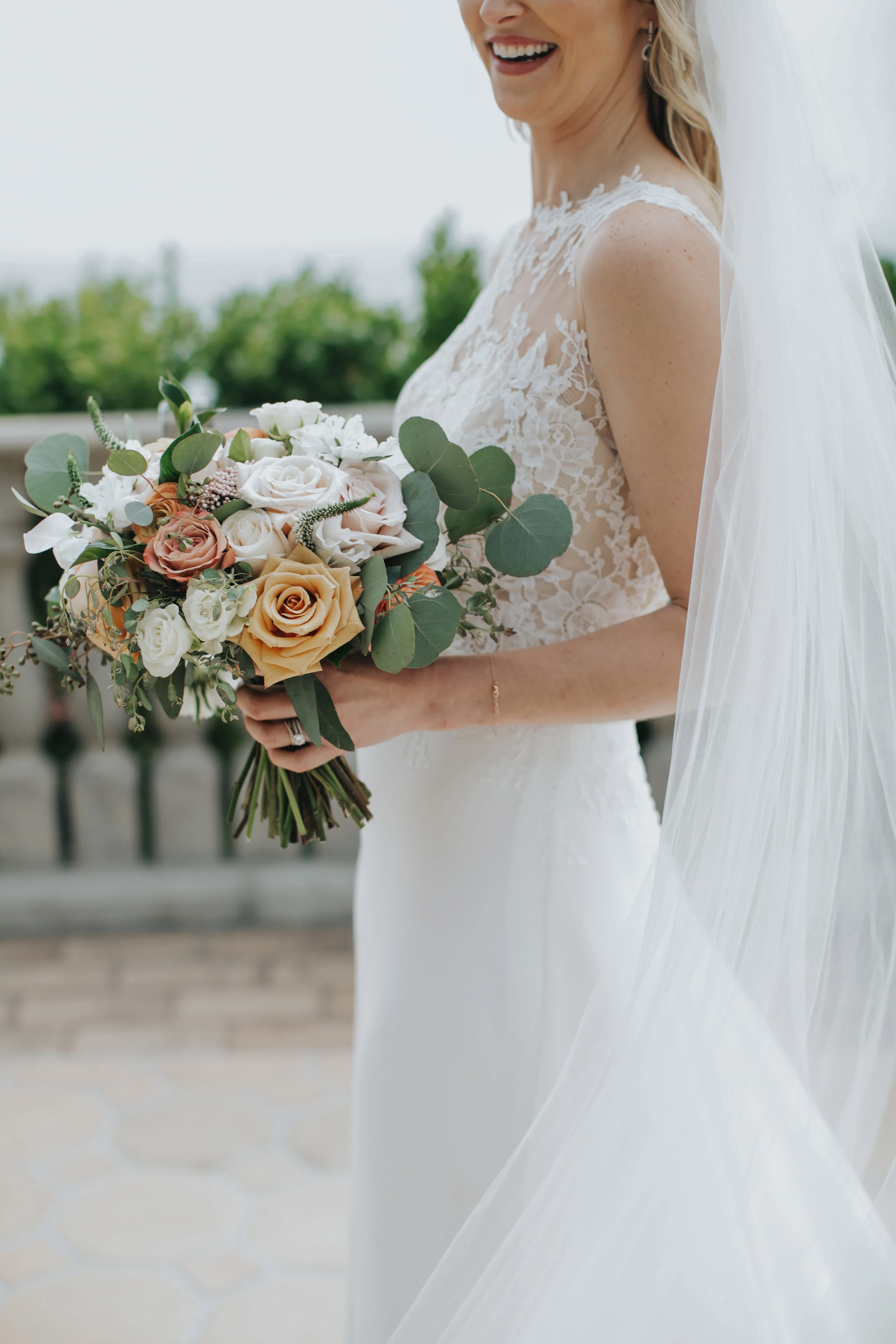 lace wedding dress, neutral wedding bouquet, Pacific Palisades outdoor wedding || Orange Blossom Special Events