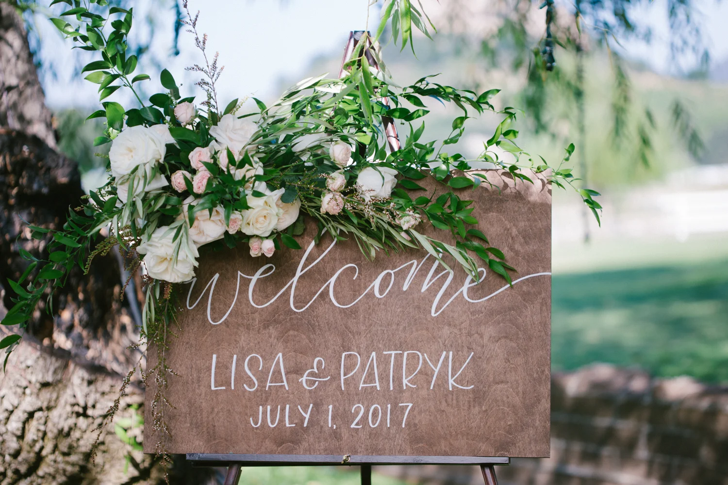 custom wedding sign, rustic chic wedding, Malibu wedding, outdoor California wedding || Orange Blossom Special Events