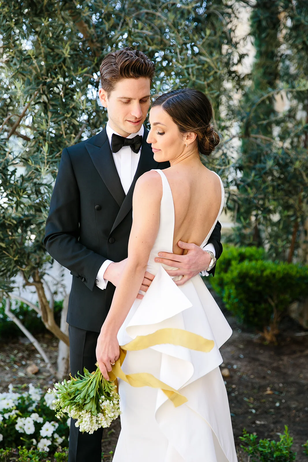 Elegant bride and groom portrait || Orange Blossom Special Events