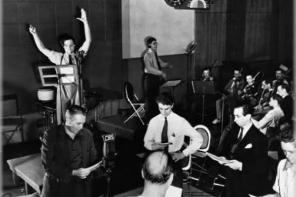 mercury theater on the air - orson welles 3.jpg