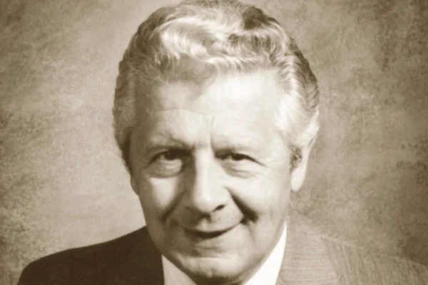 tony roberts 1.jpg