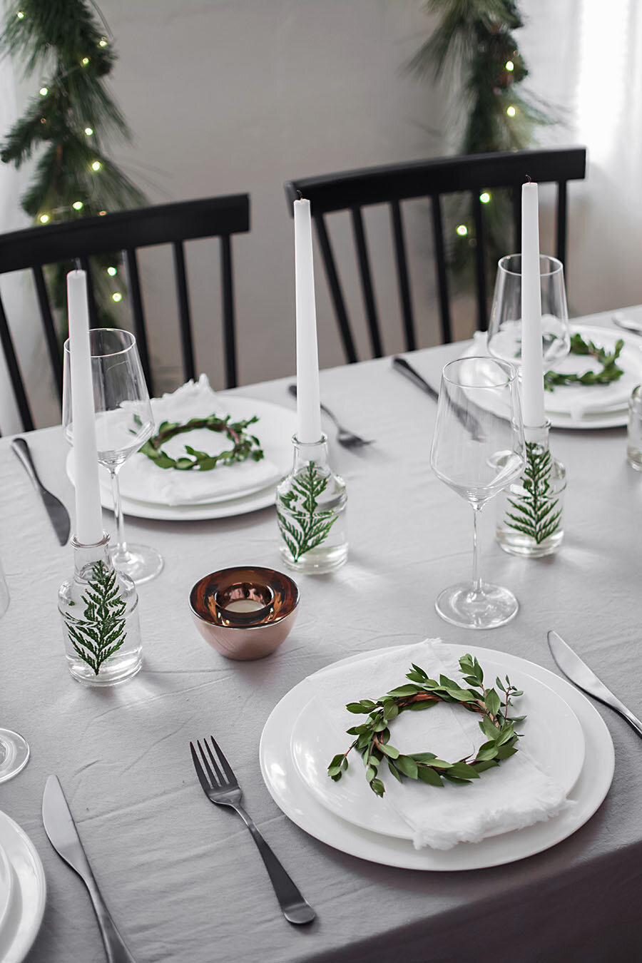 less is more holiday table inspiration.jpg