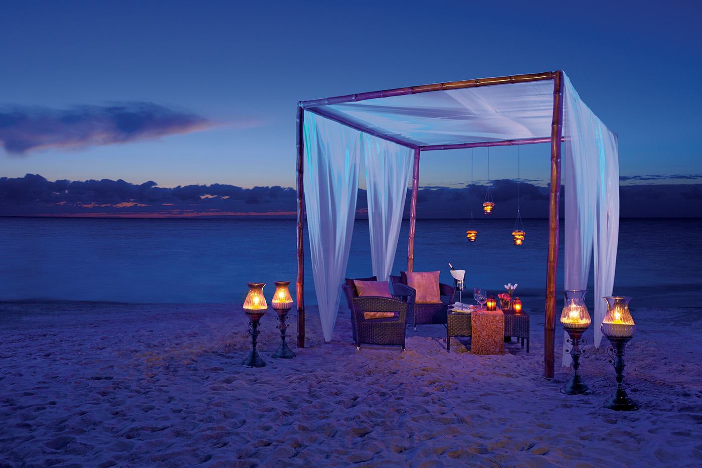 SECRC_RomanticDinner_3B.jpg