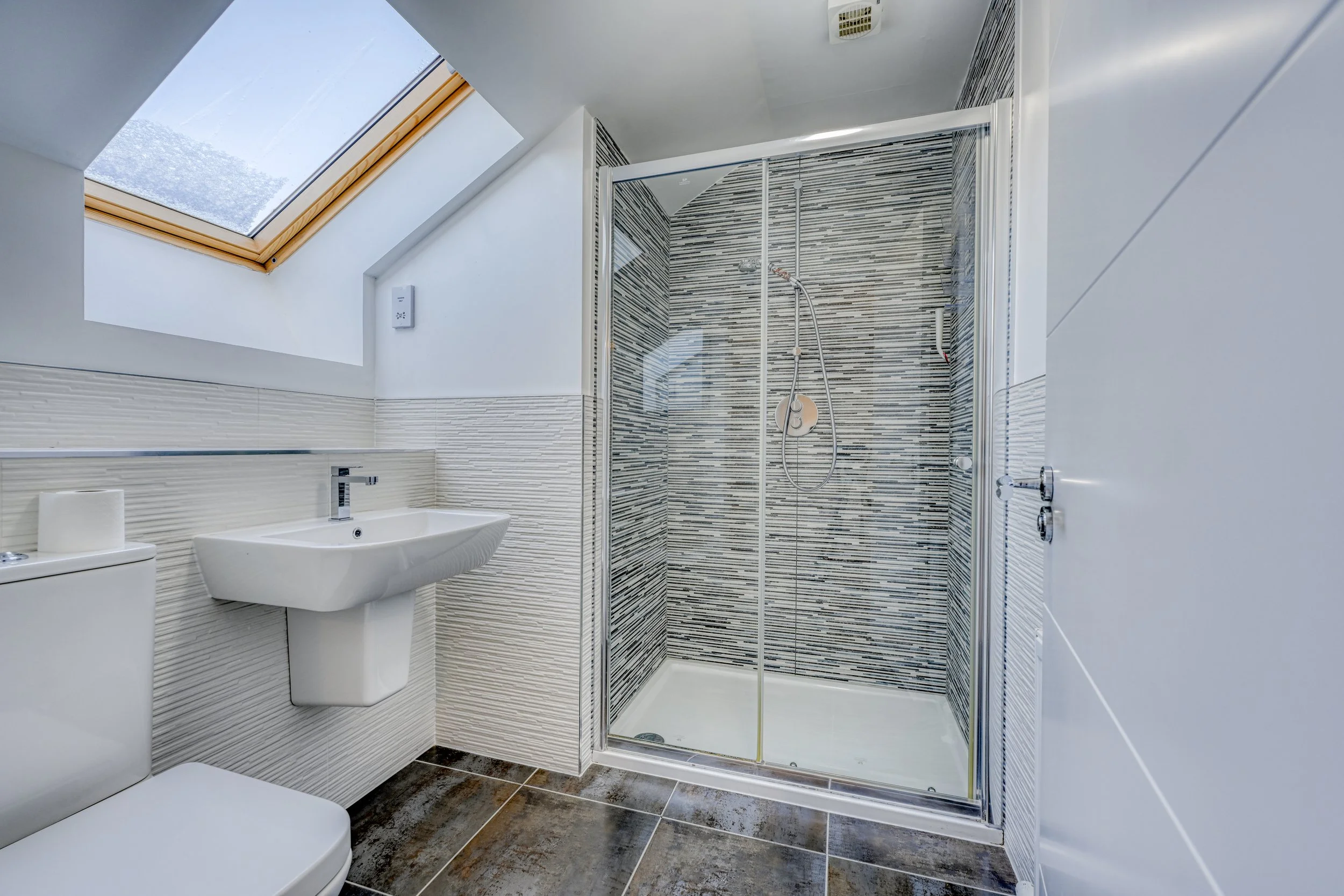 Photograph of a modern ensuite in the Cairngorms