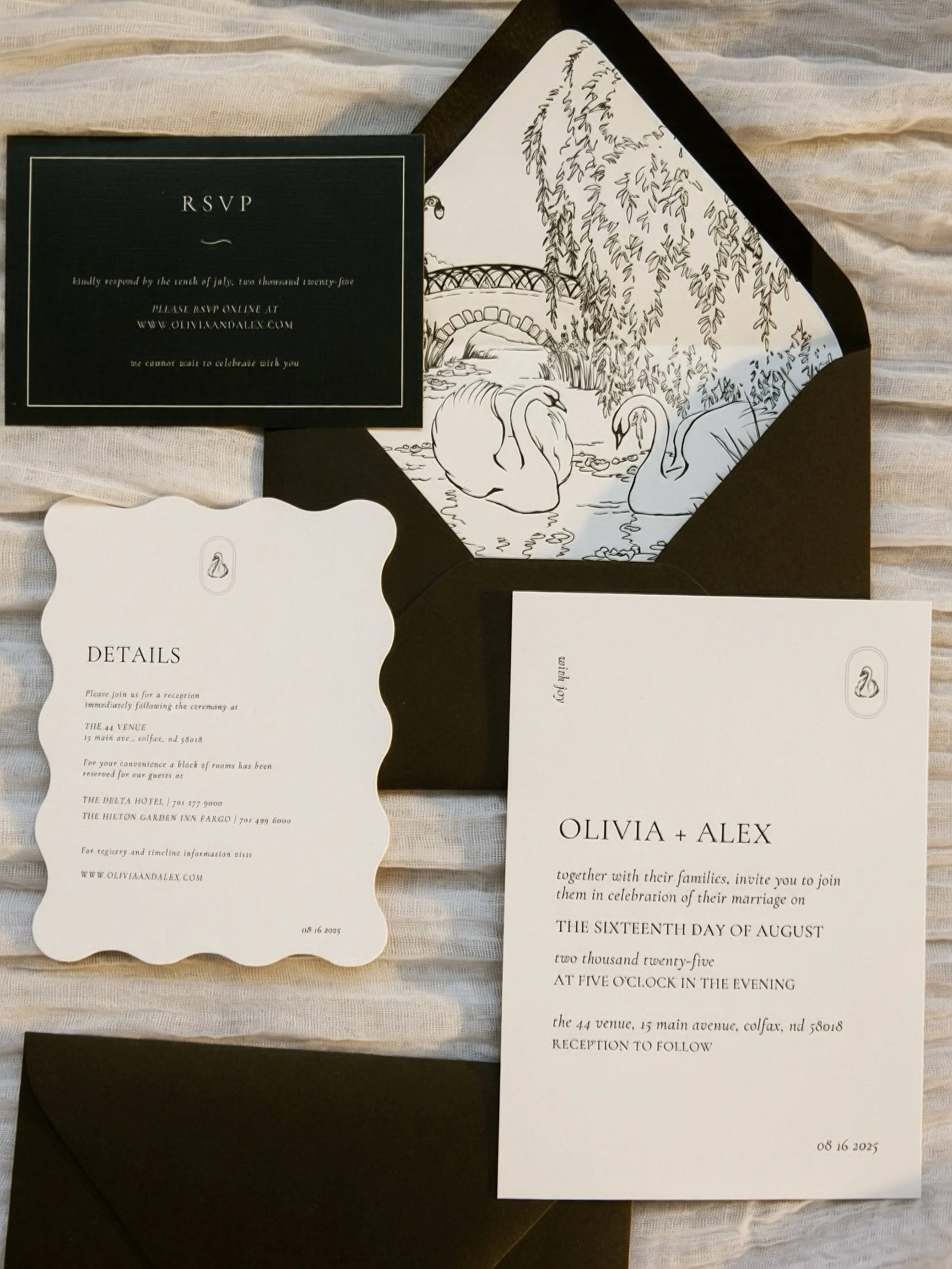 Design trends we&rsquo;re loving: swans 🦢

#weddingstationery #weddinginvitations #custominvitations #weddingsuite #stationerydesign