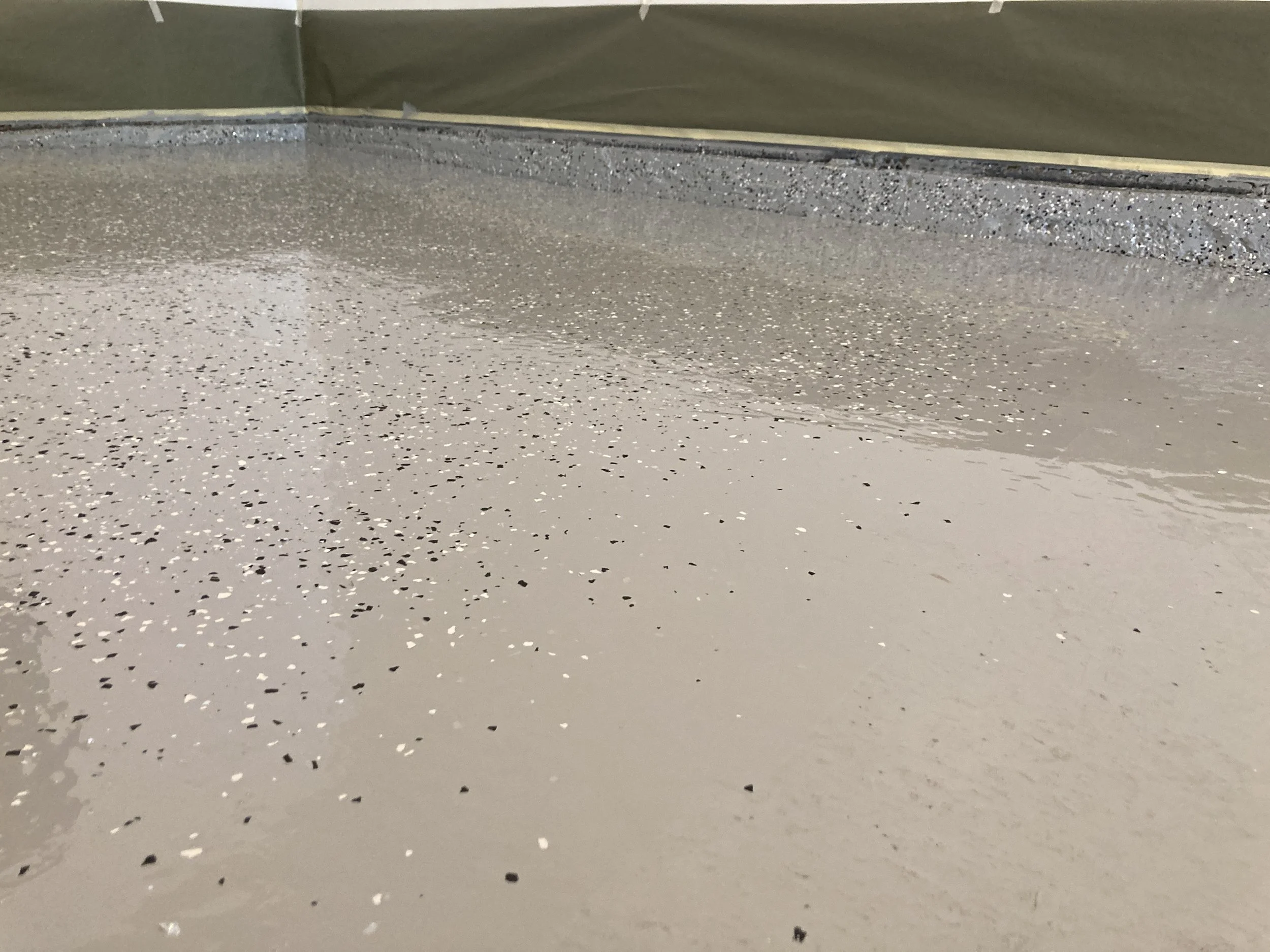 Garage facelift - Shakin' flake!