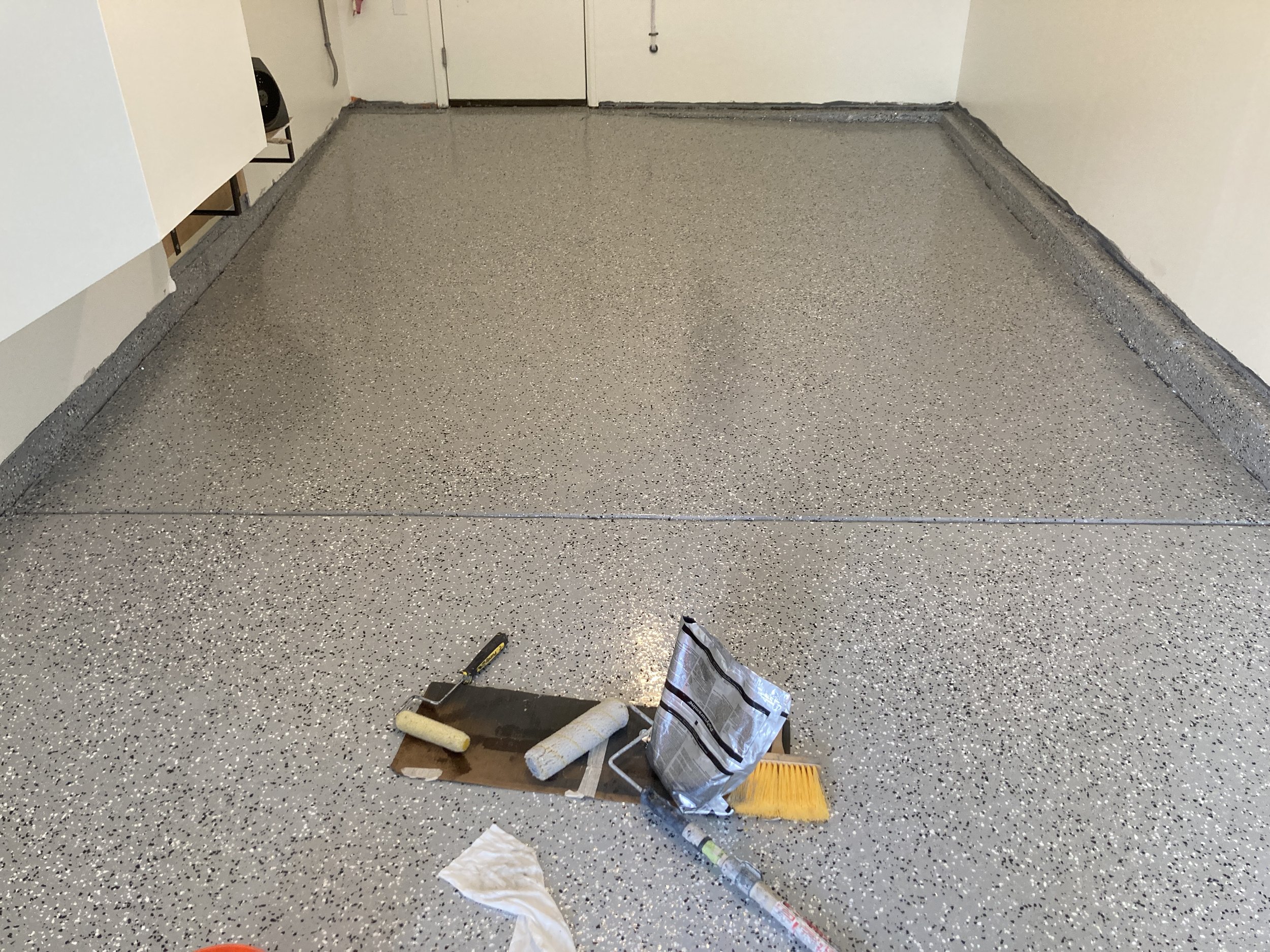 Garage facelift - Apply clearcoat