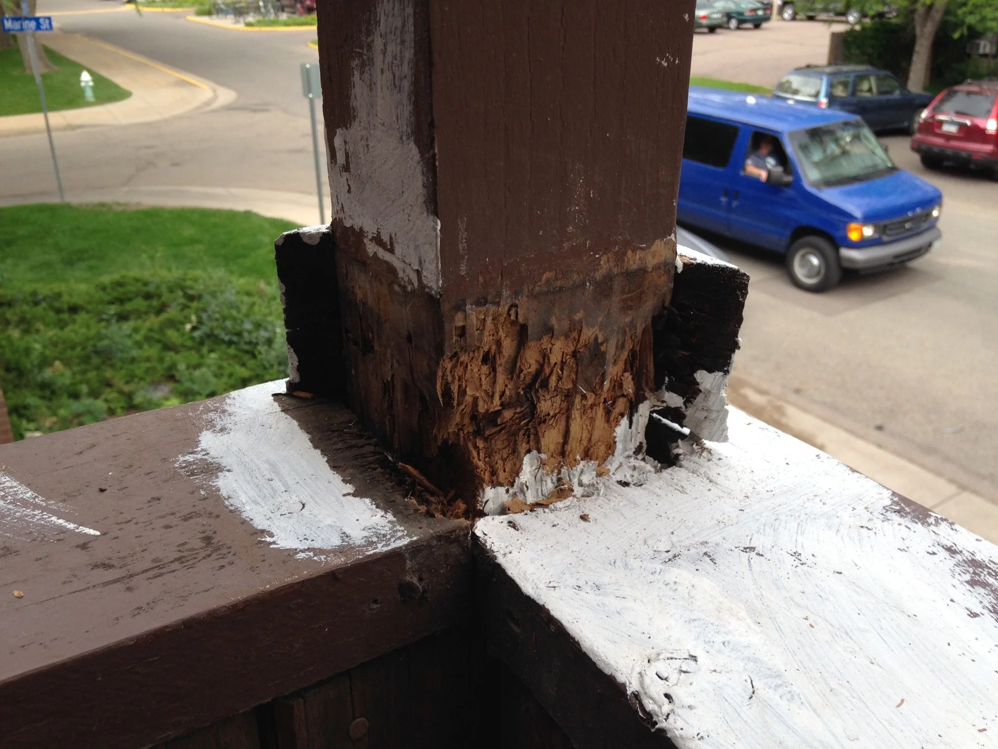 Rotted column trim box