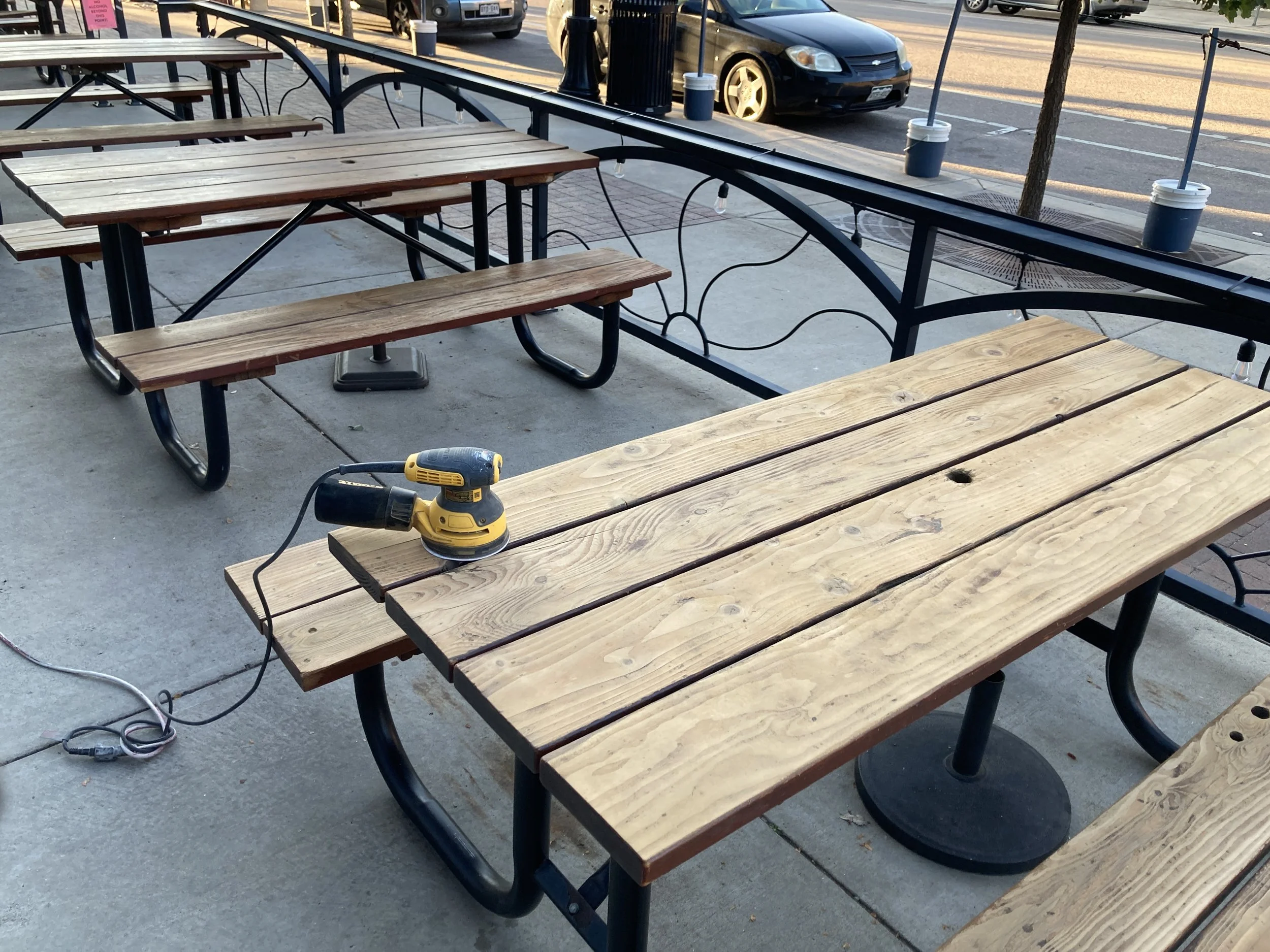  Restaurant picnic table - Sanded clean 