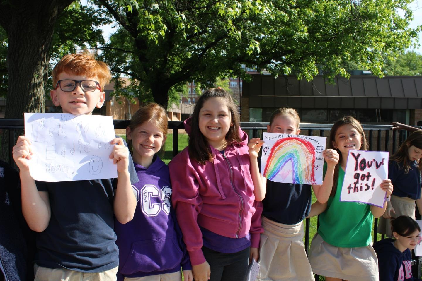 And they're are off to camp ⛺️🧡

Our 4th Graders made posters and formed send-off lines to send good vibes an well wishes for our 5th graders who left for camp this morning! 

Have so much fun 5th grade--we can't wait to hear about all about it! 

#