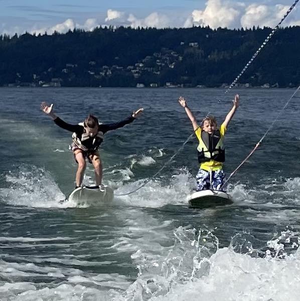 Toby and Joss had a wonderful 2 week trip to visit family in WA state! They played at Lake Sammamish near Seattle, a remote island in the San Juans &amp; crossed the Cascade Mountains to visit mom&rsquo;s hometown in the Methow Valley 🗺️❤️