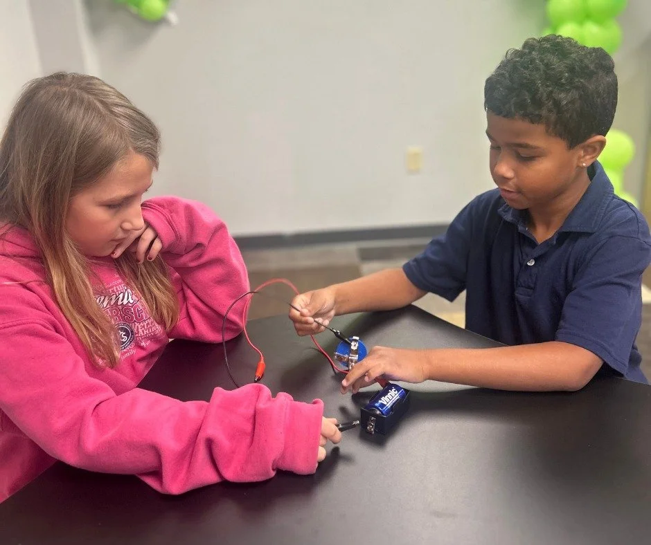 Elementary Science Lab: Where curiosity leads to discovery! 🔬✨

Our young scientists are diving into hands-on learning every day, investigating how the world works. This year, they've been:

Building electrical circuits to spark their learning about