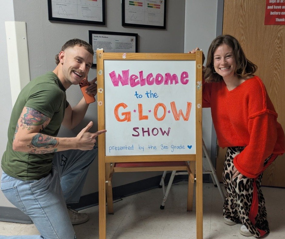 ✨ The Glow Show ✨
3rd grade lit up the night with glowing art and music thanks to Ms. Ghidina and Mr. Padgett!