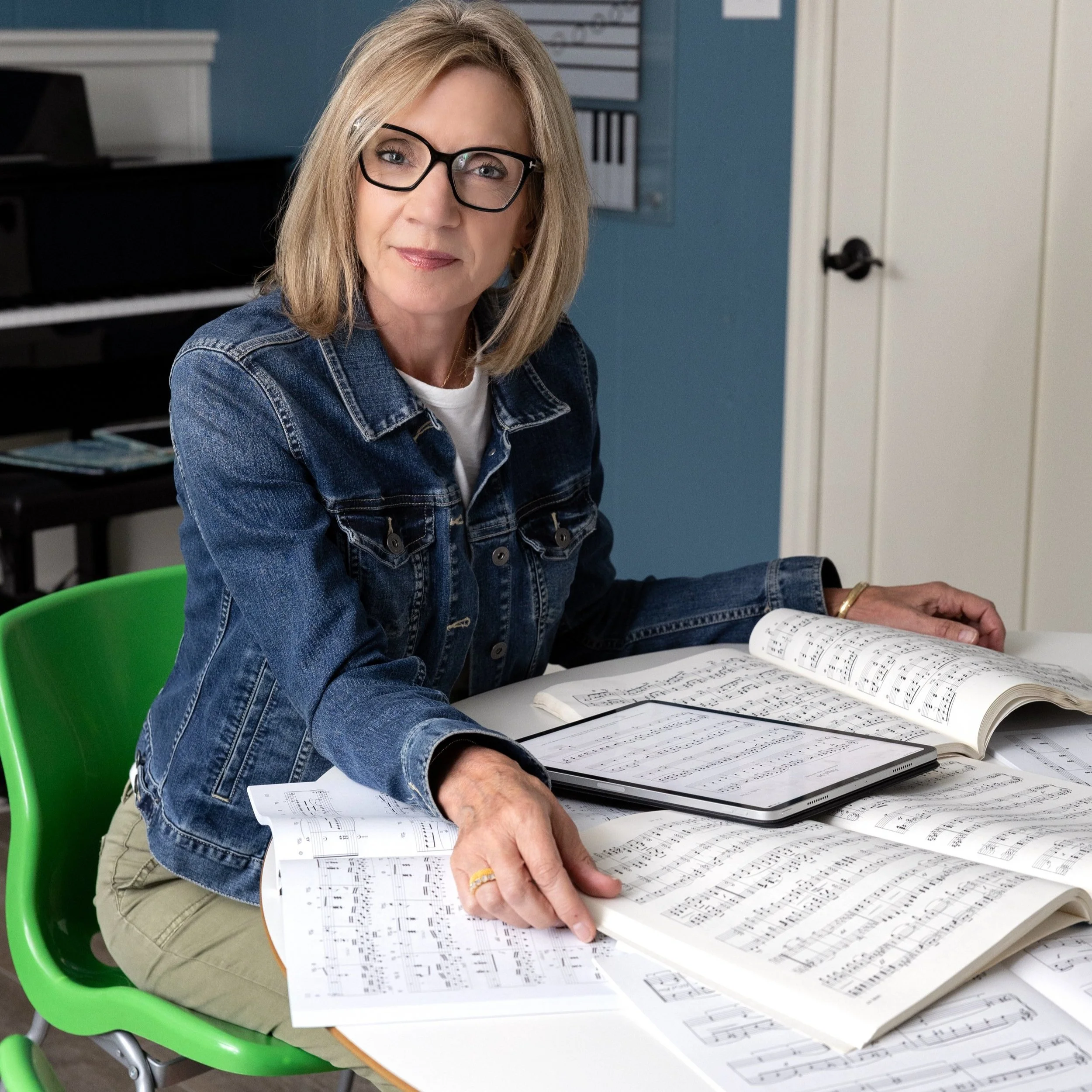 Leila Viss teaching creative piano lessons in Centennial, Colorado