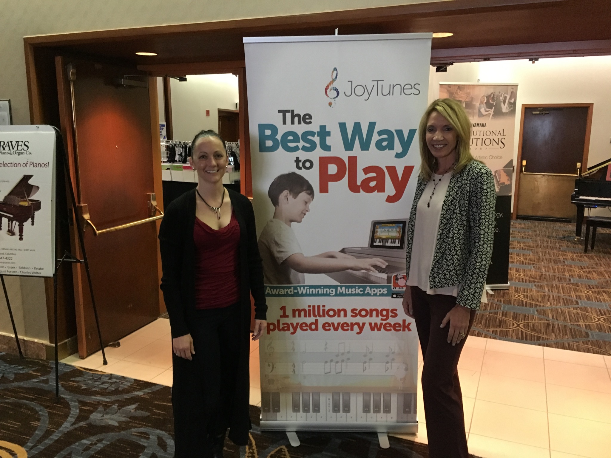 Yamaha Pianos, Wireless MIDI, Piano Maestro, AirTurn Pedal Wow!