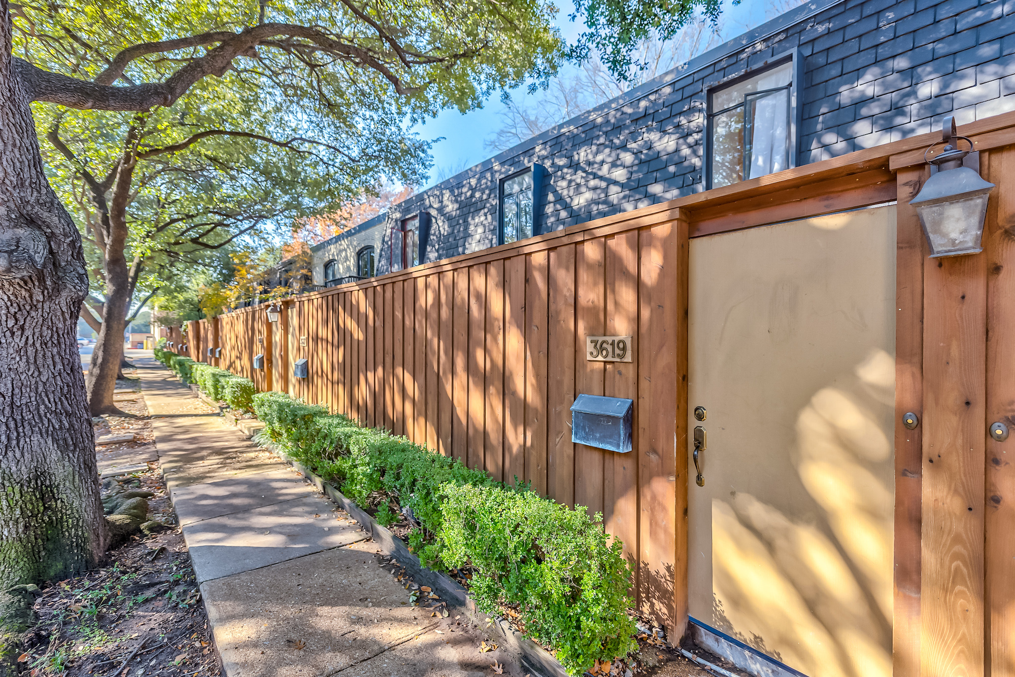 3619 Hawthorne Avenue_Dallas 75219 (1 of 38).jpg