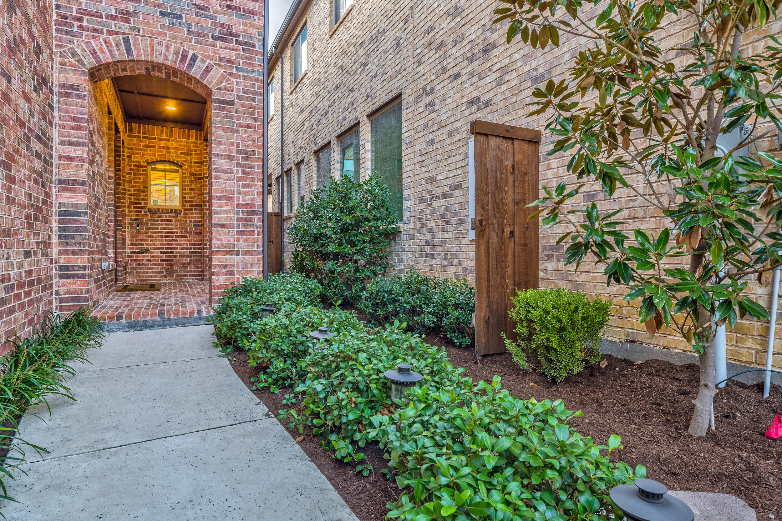 8649 Ballifeary Place_Dallas 75238 (9 of 70).jpg