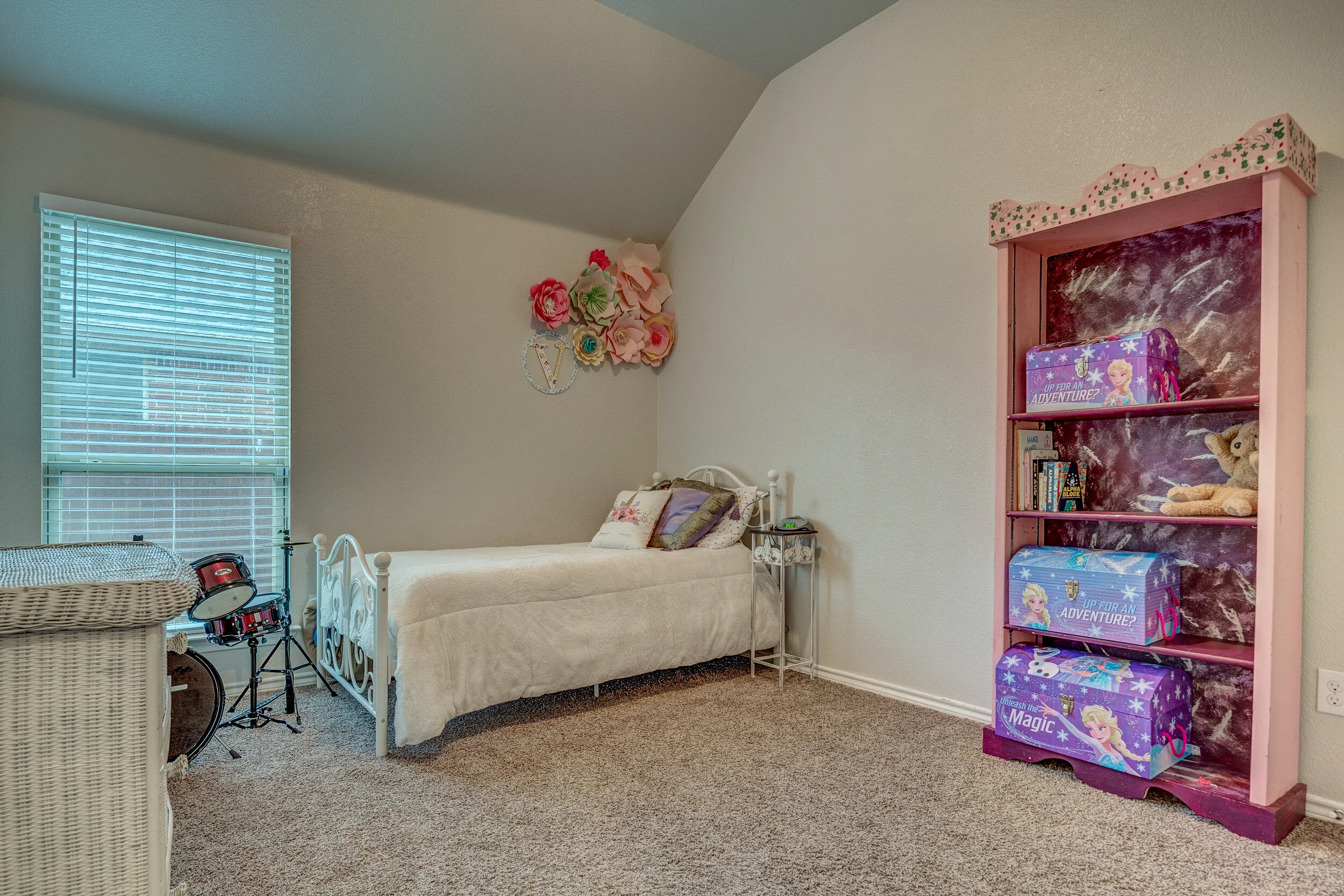 19 Oakridge Lane — Haven Realty Group