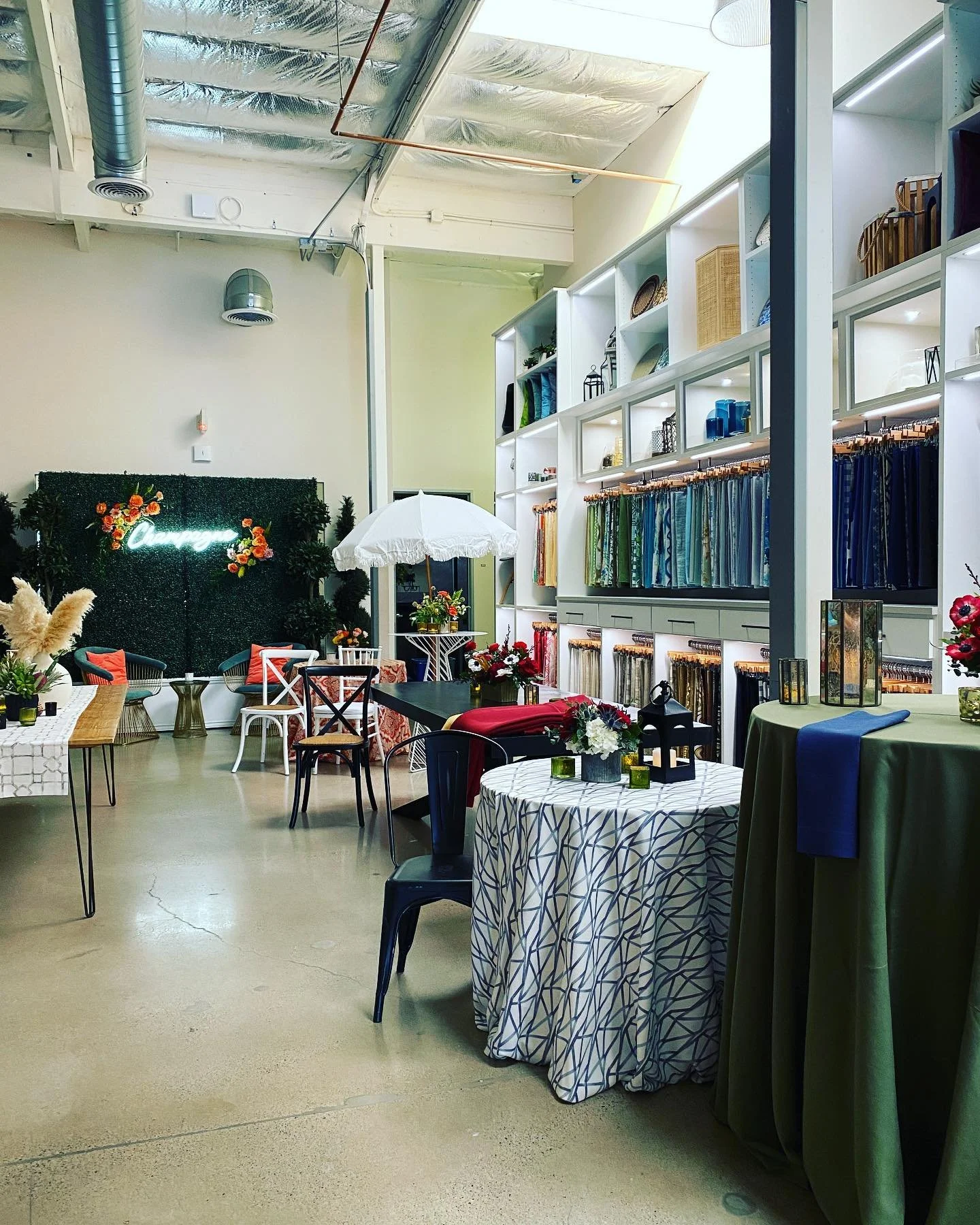 The new display wall is up and it&rsquo;s decor presentation day for our client @destinationconcepts 

#proud to be their exclusive design studio #partner