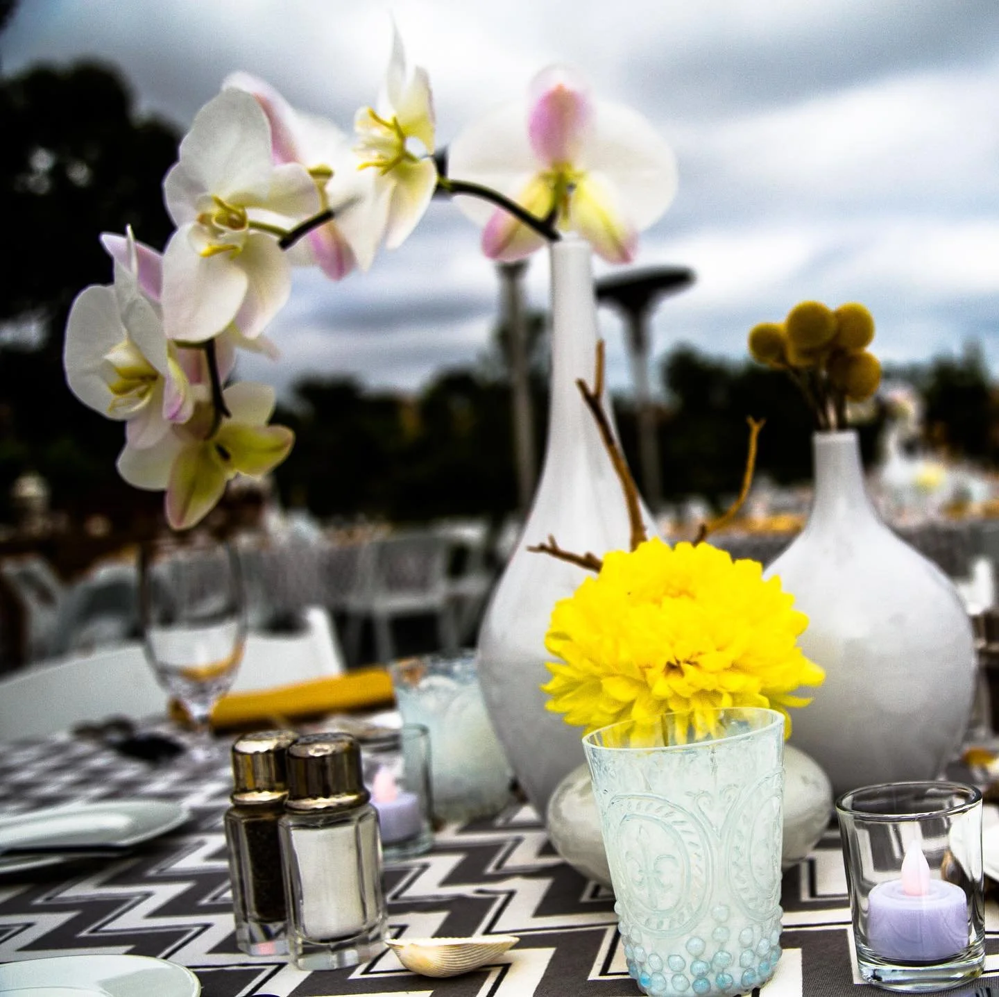 We are loving the @pantoneoff 2021 Color of the Year! Our client @destinationconcepts has been styling events with this combination for years 😍 #trendsetter