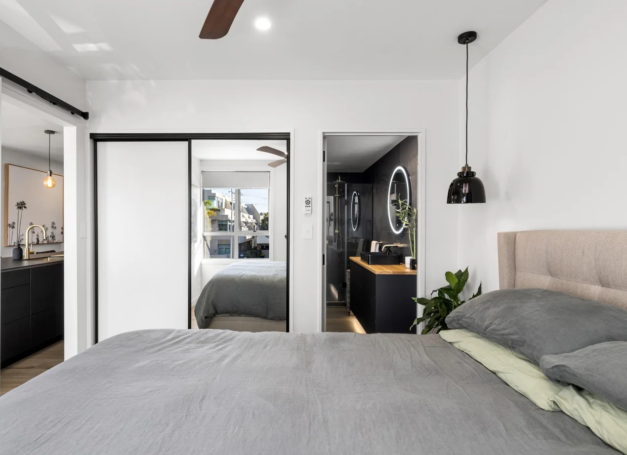 2551053_14.jpg copy.png