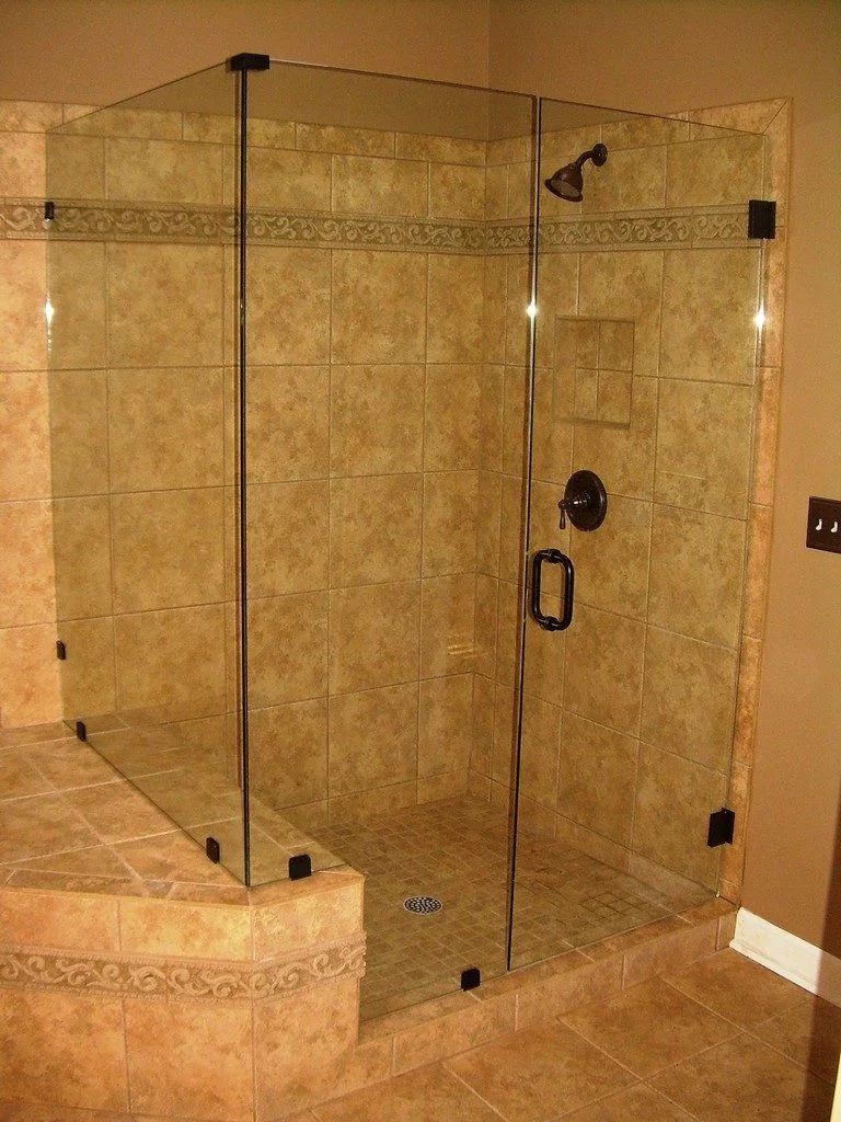 -shower-with doors-.jpg