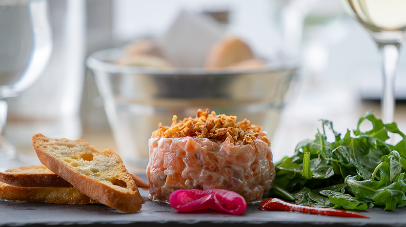 Cmpnd_Photography_Promo_20190923_Salmon_Lres.png