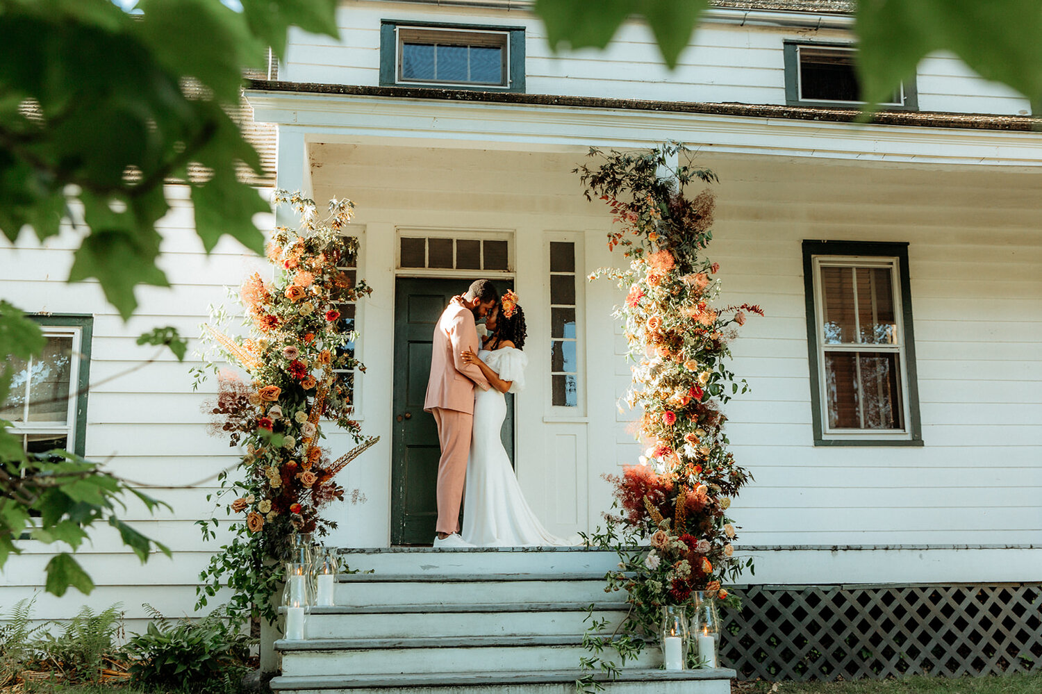 Florals by Olive and June Floral Co., Photo by Cassandra Daye Photography.