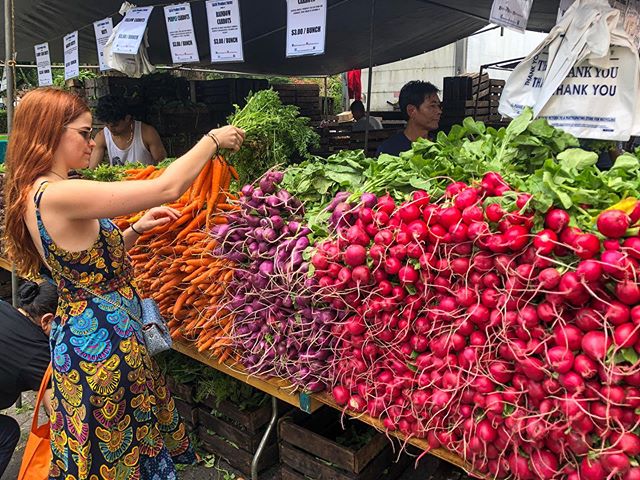 | Nothing beats the colors of fresh summer produce 🥕🥬 - nada mejor que consumir productos frescos de temporada, conoce las verduras 🍅y frutas 🍑 que est&aacute;n en temporada en agosto: https://danielafz.com/artculos/2019/7/16/agosto-ingredientes-