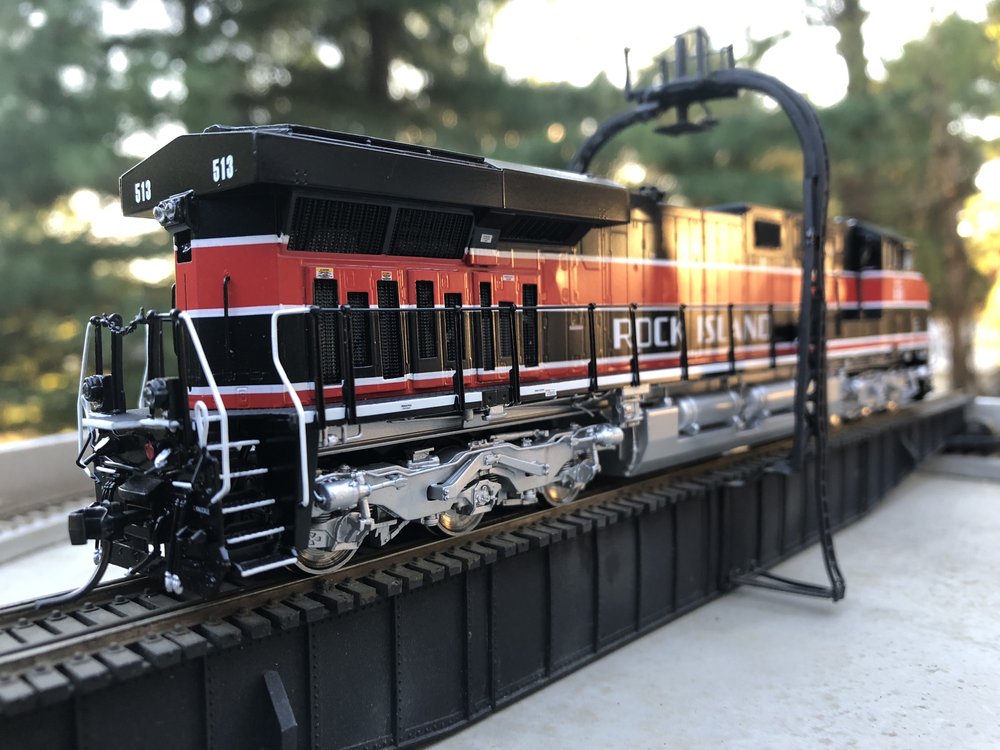 Rock Island IAIS, GE ES44AC, Overland, HO Scale, with Steerable