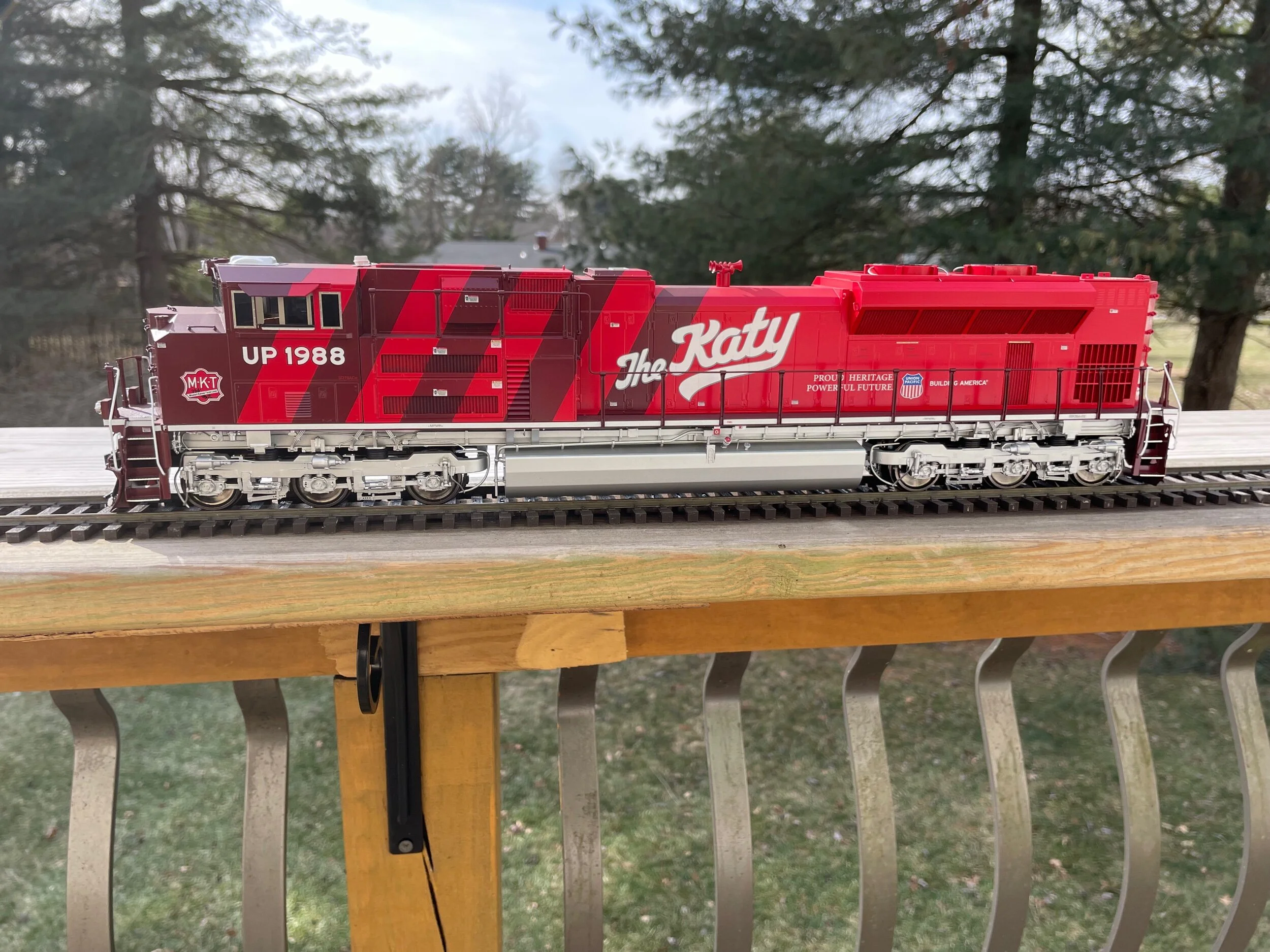 3FD6606B-0629-495F-BEDF-82FC9A250FF0