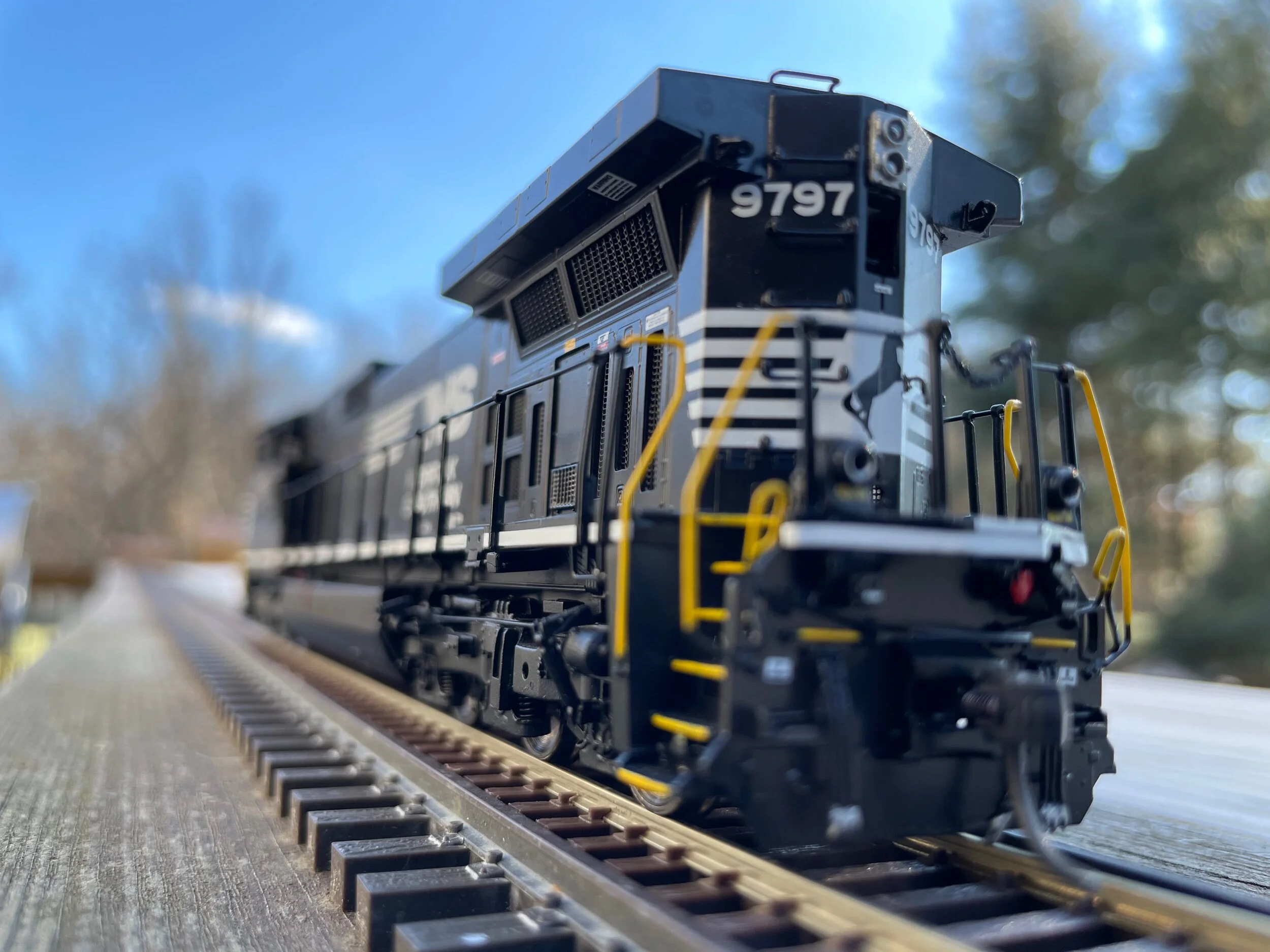 5DD27EA7-4A60-4DC9-8E25-54DBD05CC42A