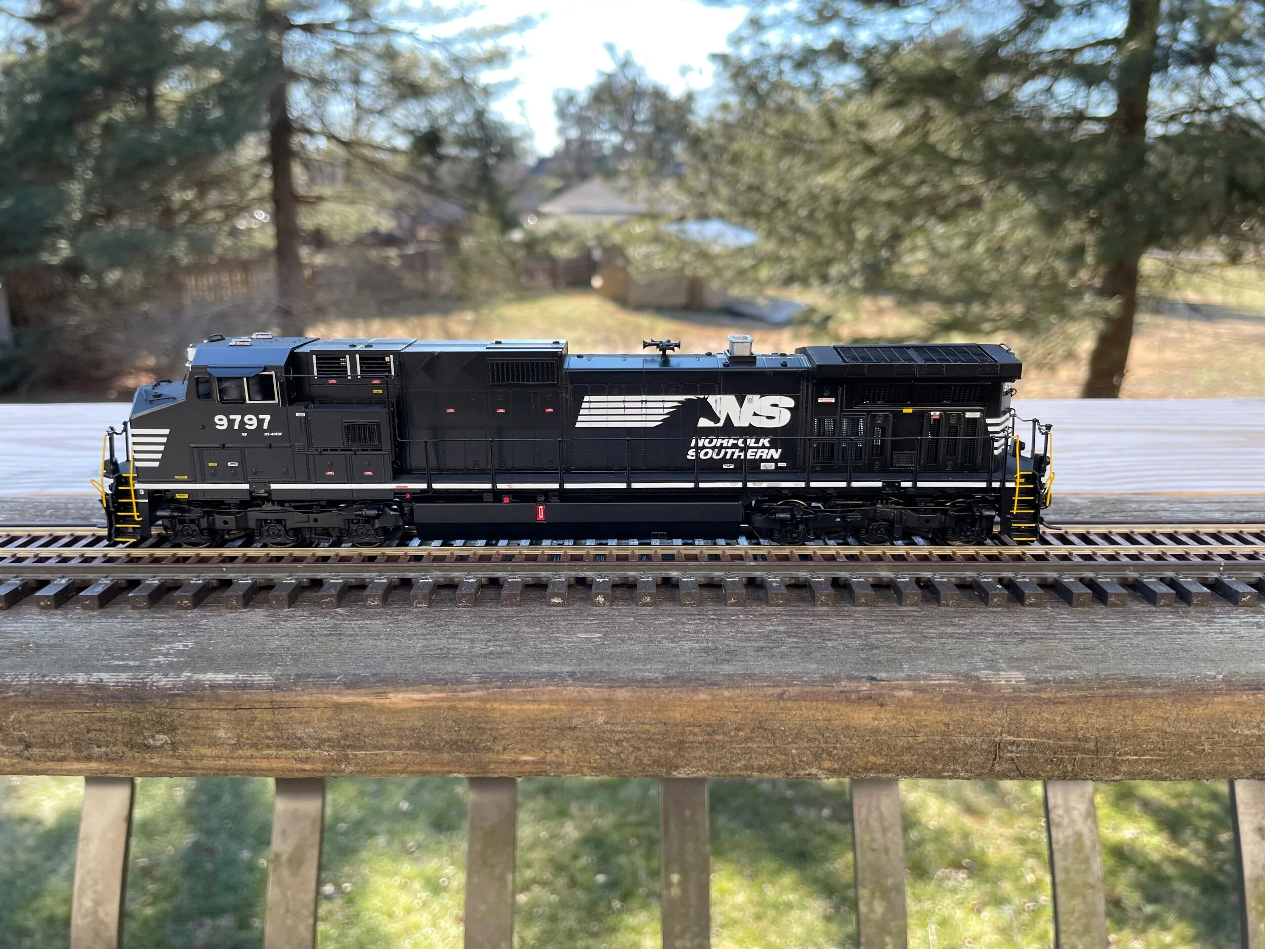2C599B72-0271-41B8-9936-797F6DCA532A