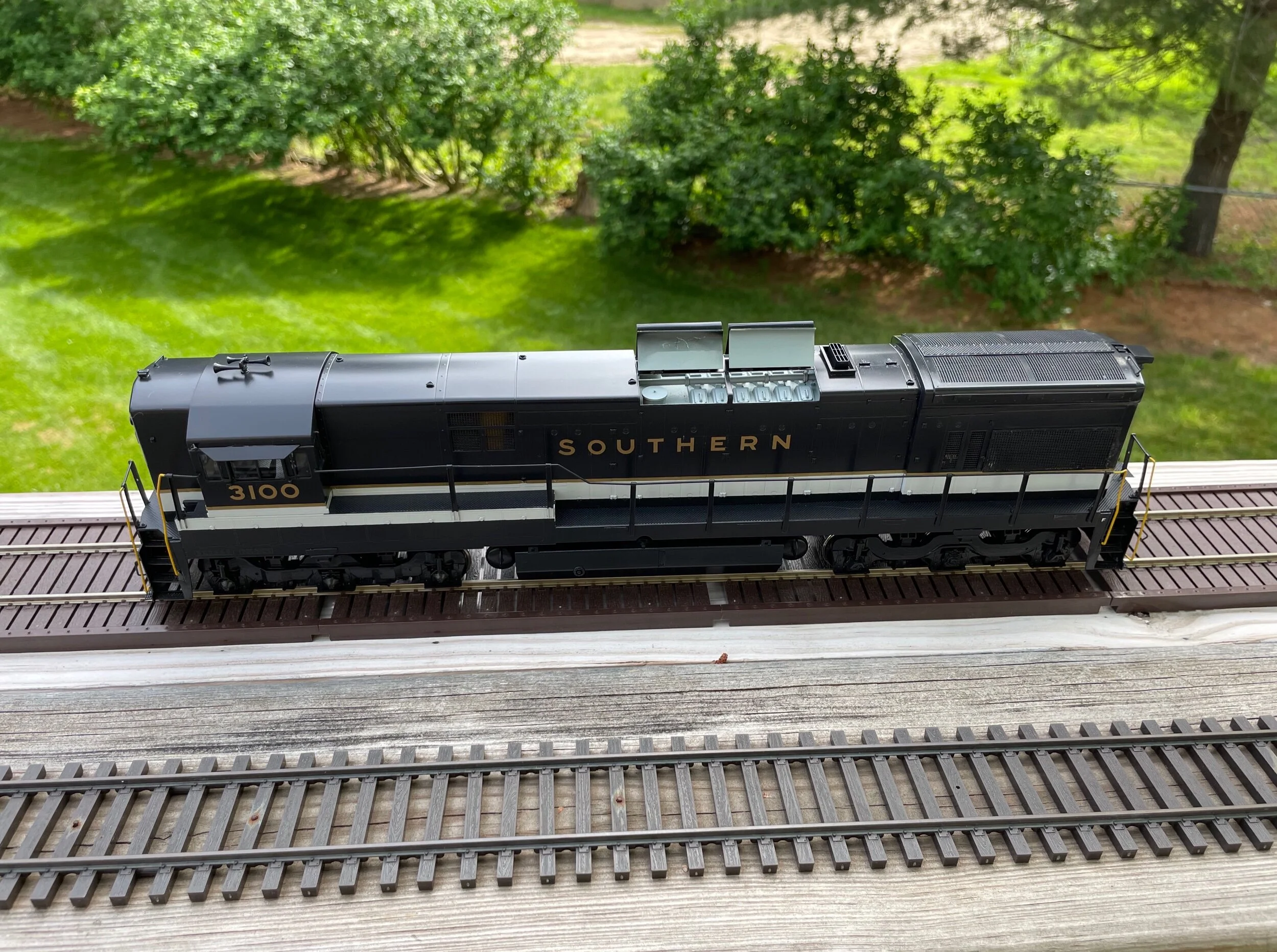 9D7583B5-2BF9-4FD5-8A2F-C4310CA4447C