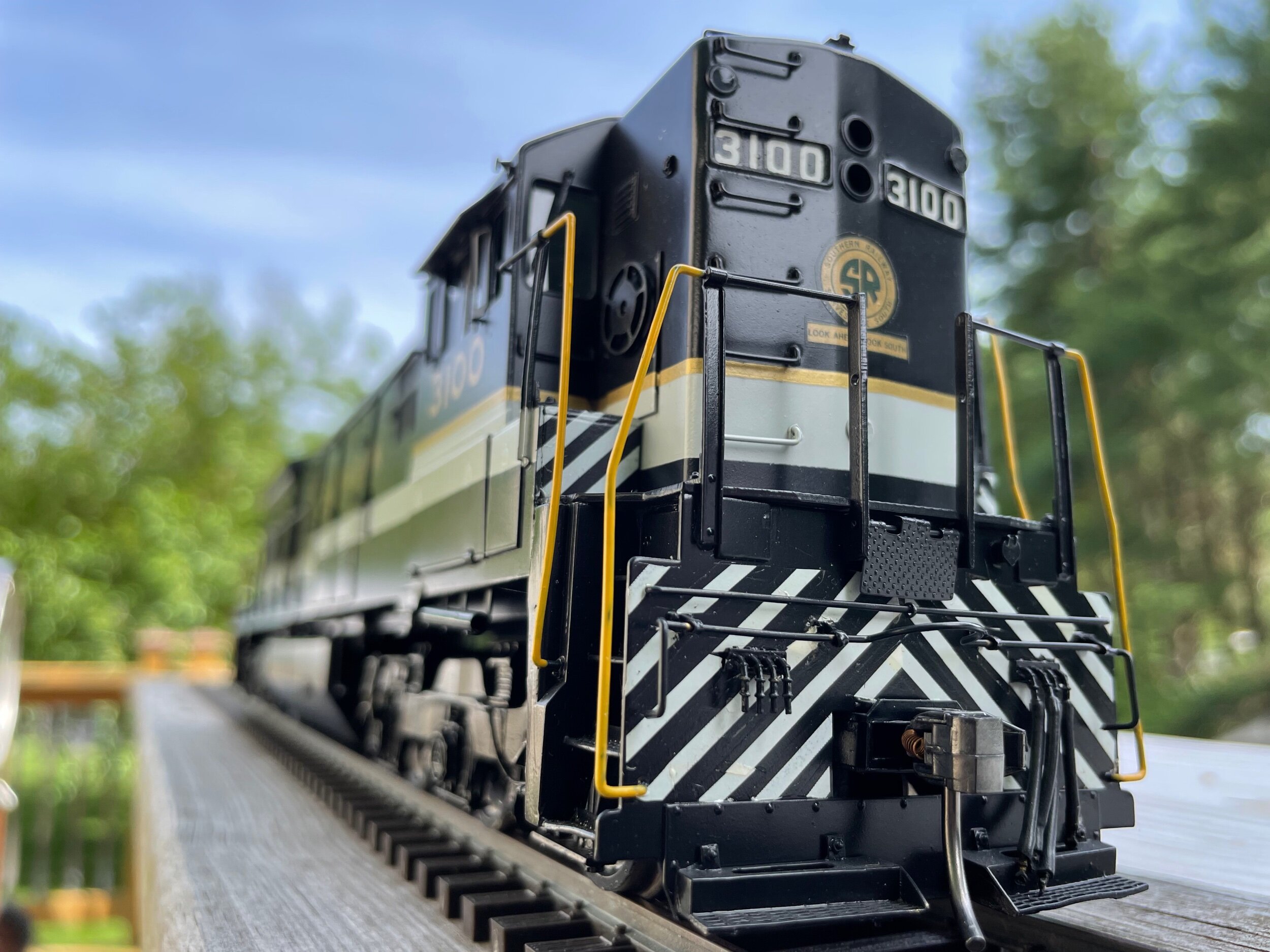 F3C07CC4-B21A-43DE-B7EC-9E45FDE94ECD