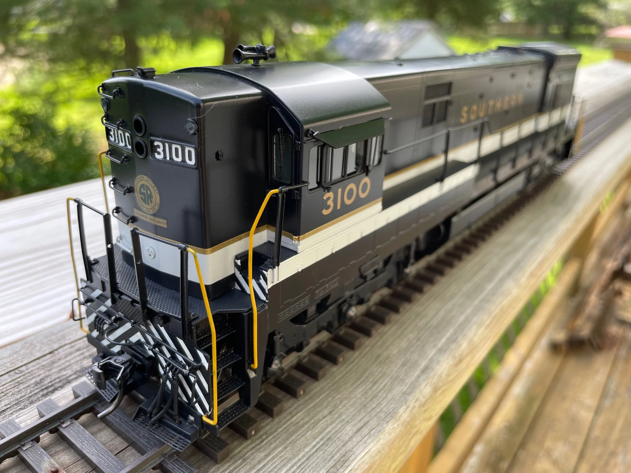 B1043587-30AA-490F-B924-974B8FA1844C