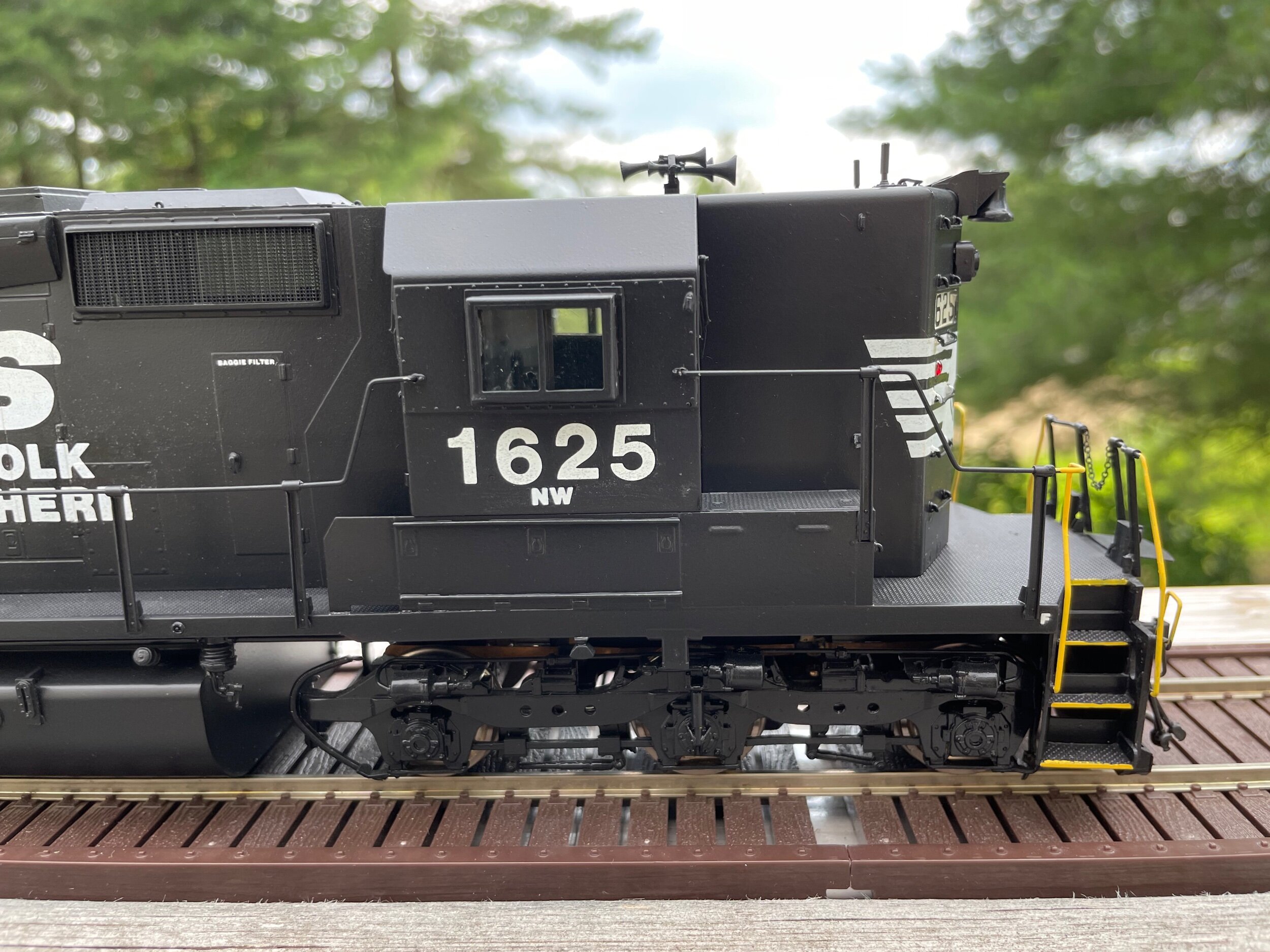 492F1B17-4B8B-4197-9C7A-1E2B1341A240